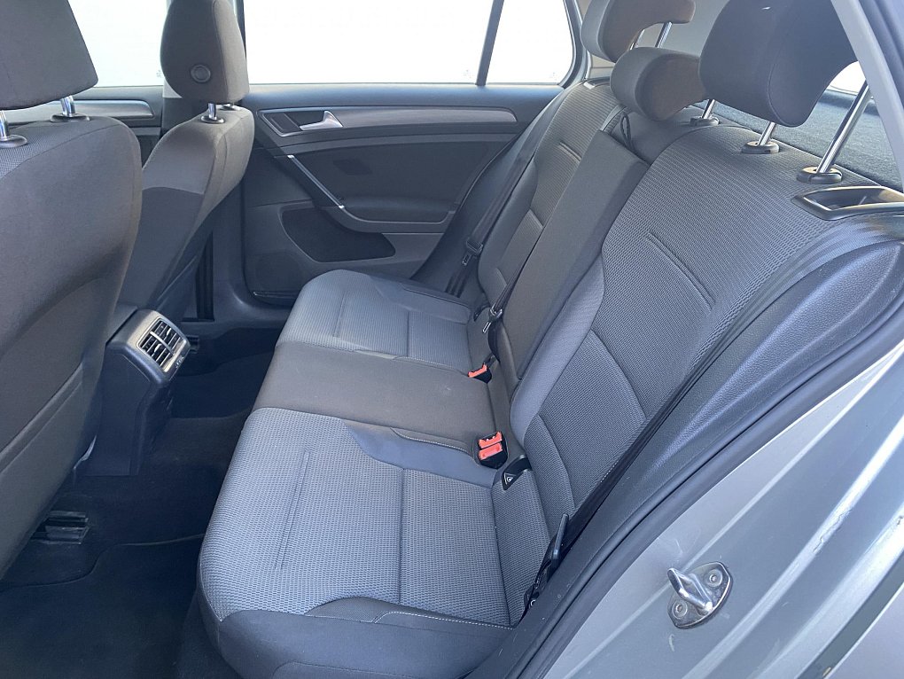 Volkswagen Golf 1.6 TDi Comfortline VII