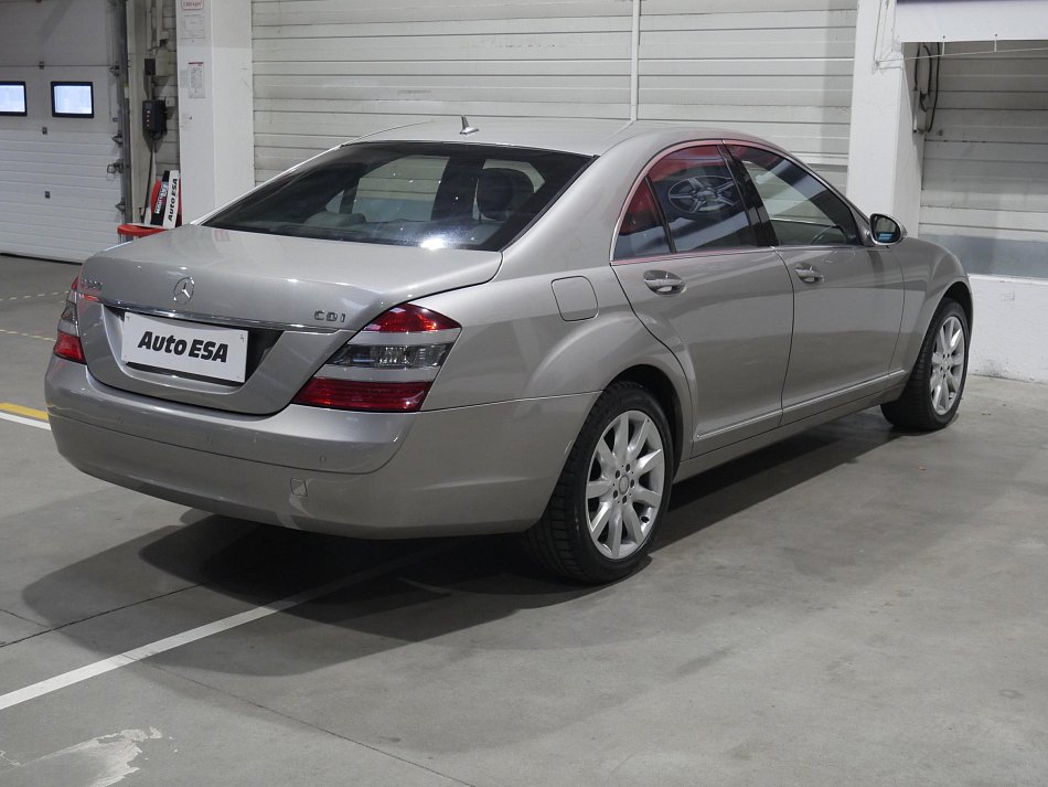 Mercedes-Benz Třída S 3.0 CDi  S320