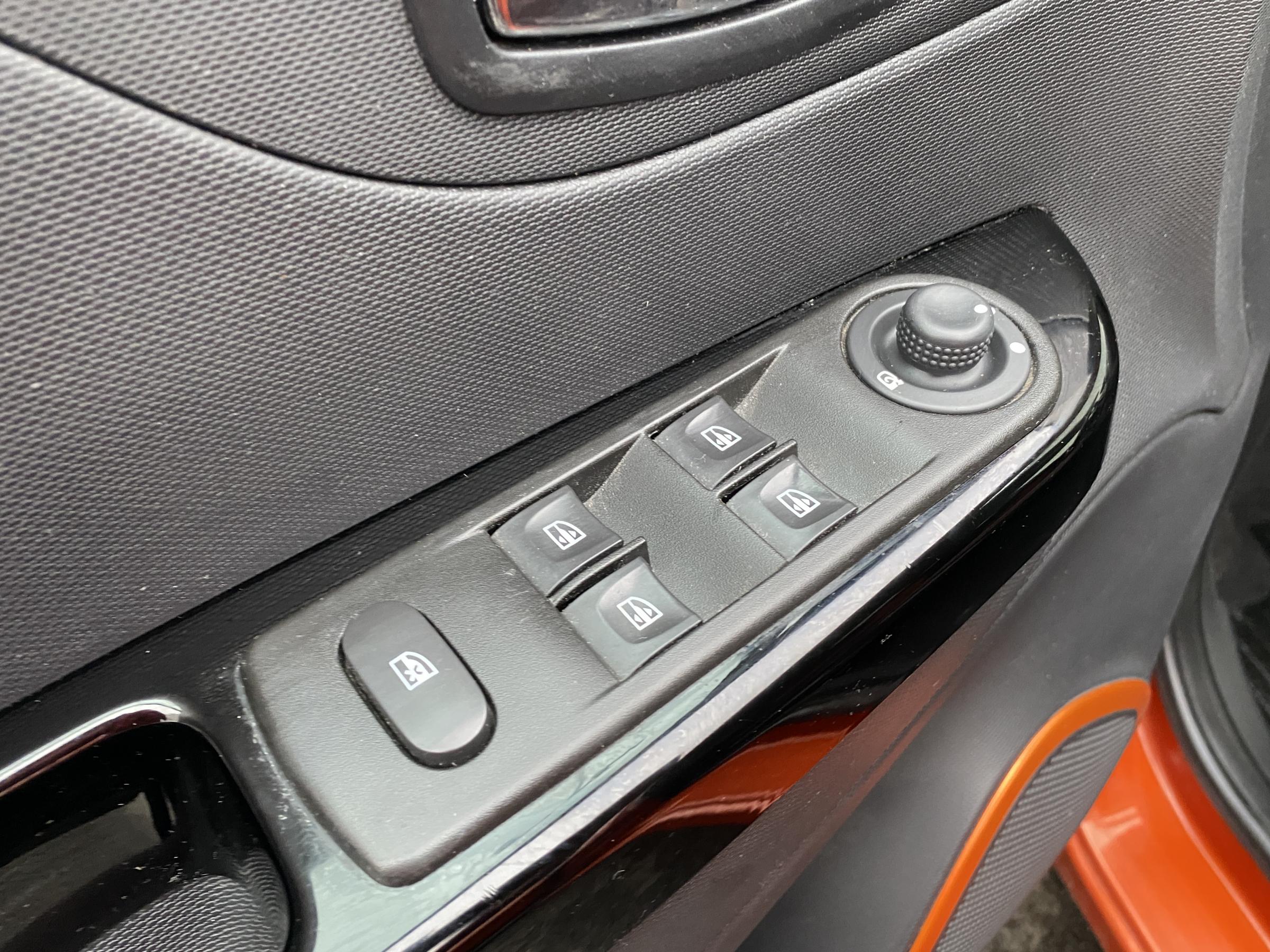 Renault Captur, 2015 - pohled č. 13