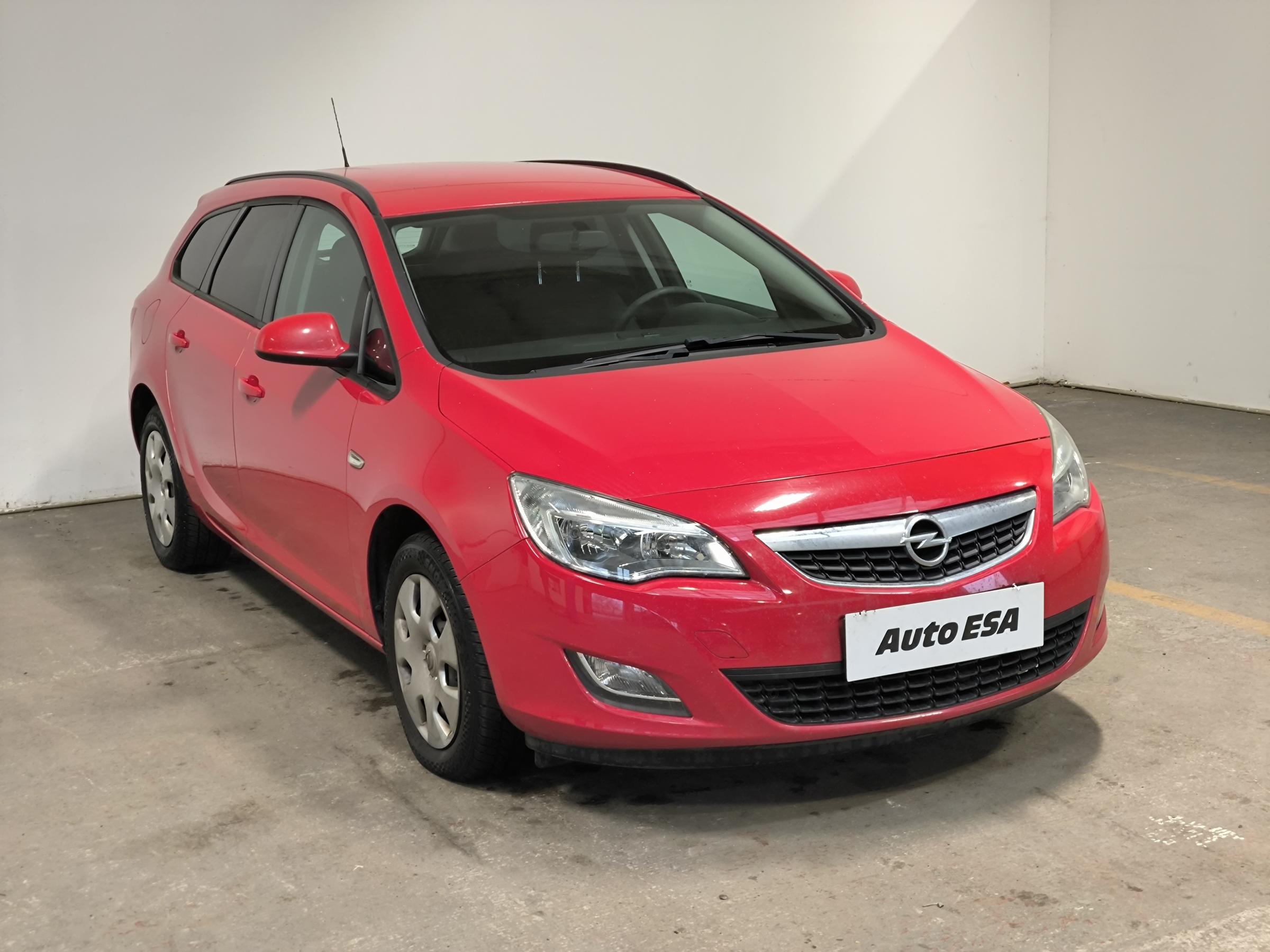 Opel Astra, 2011