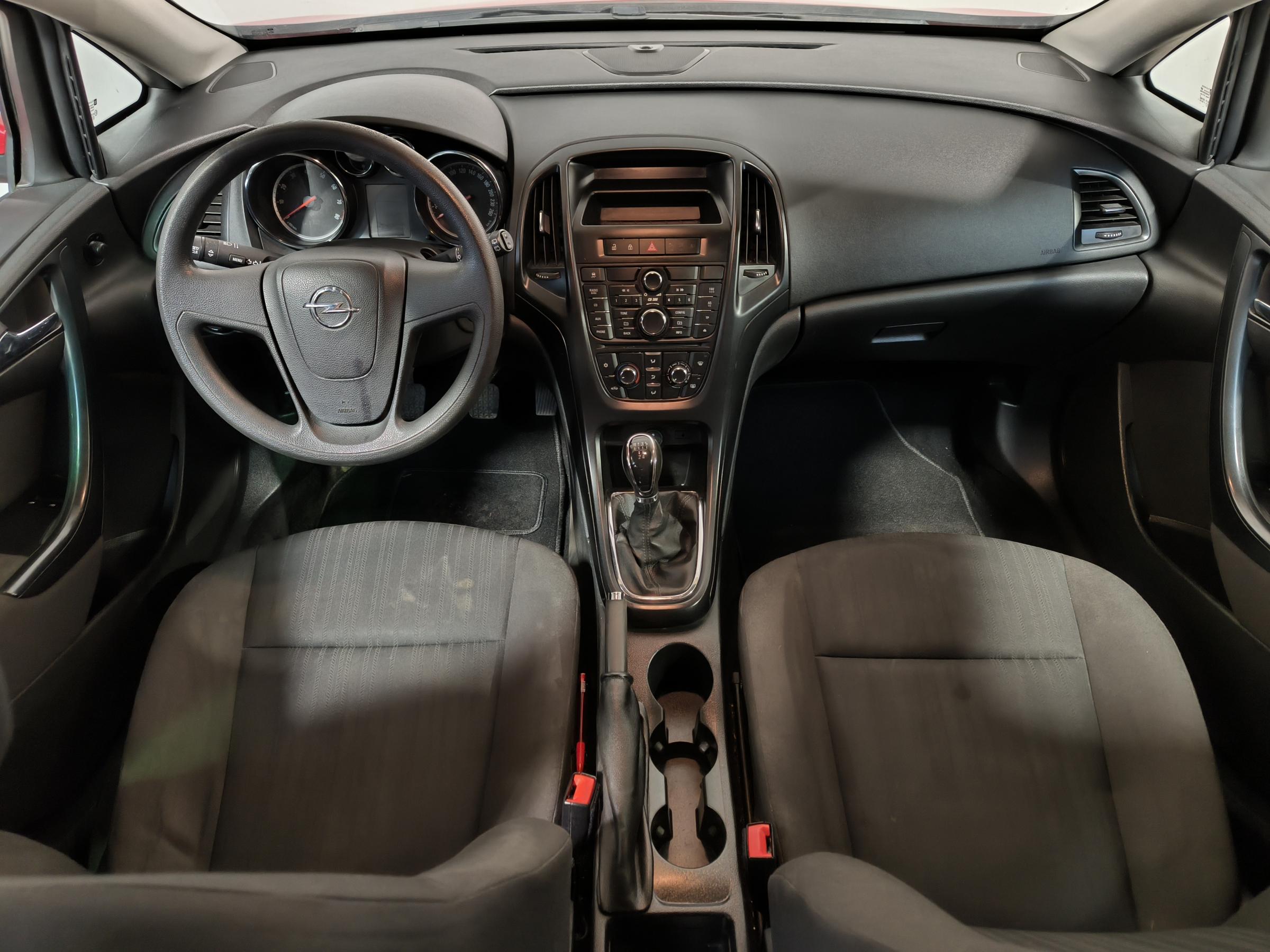 Opel Astra, 2011 - pohled č. 8