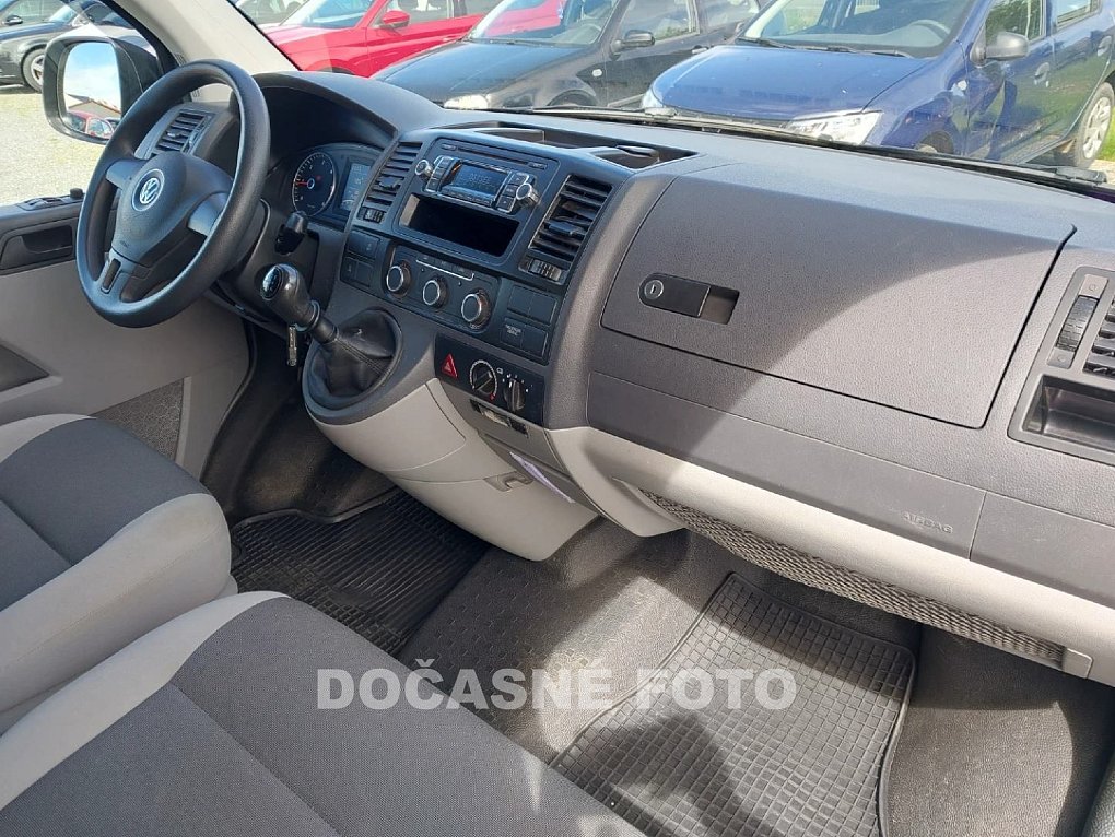 Volkswagen Transporter 2.0TDi  L2 9míst