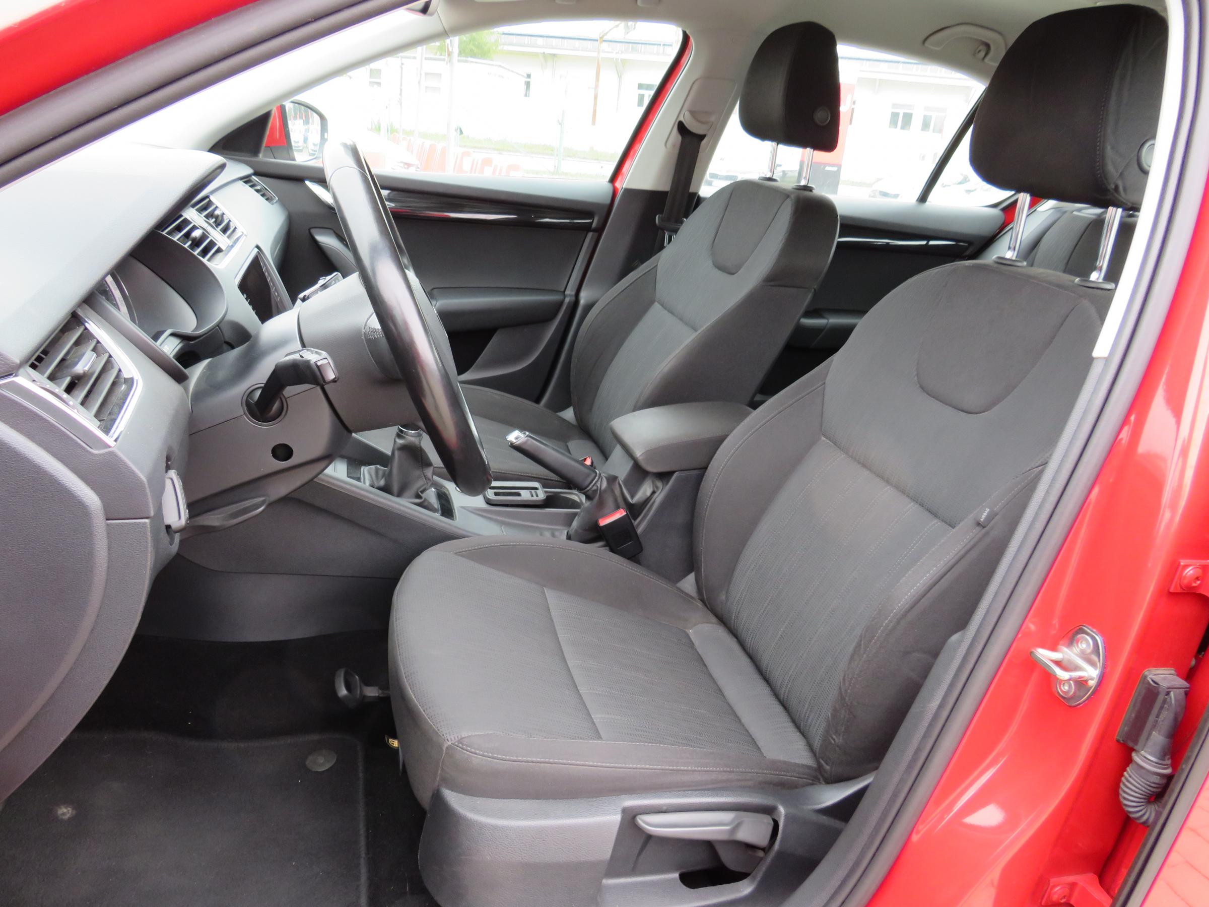 Škoda Octavia III, 2018 - pohled č. 10