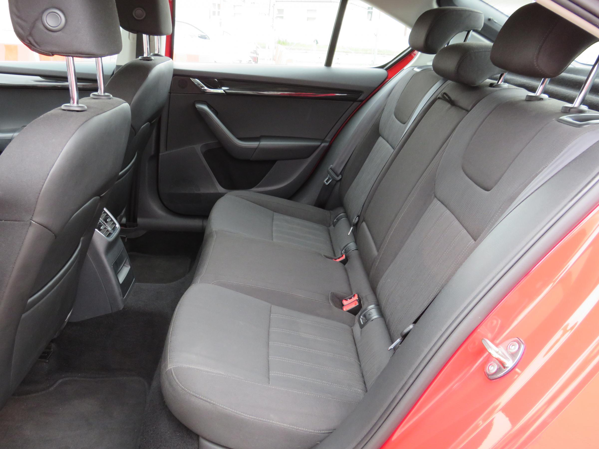 Škoda Octavia III, 2018 - pohled č. 11