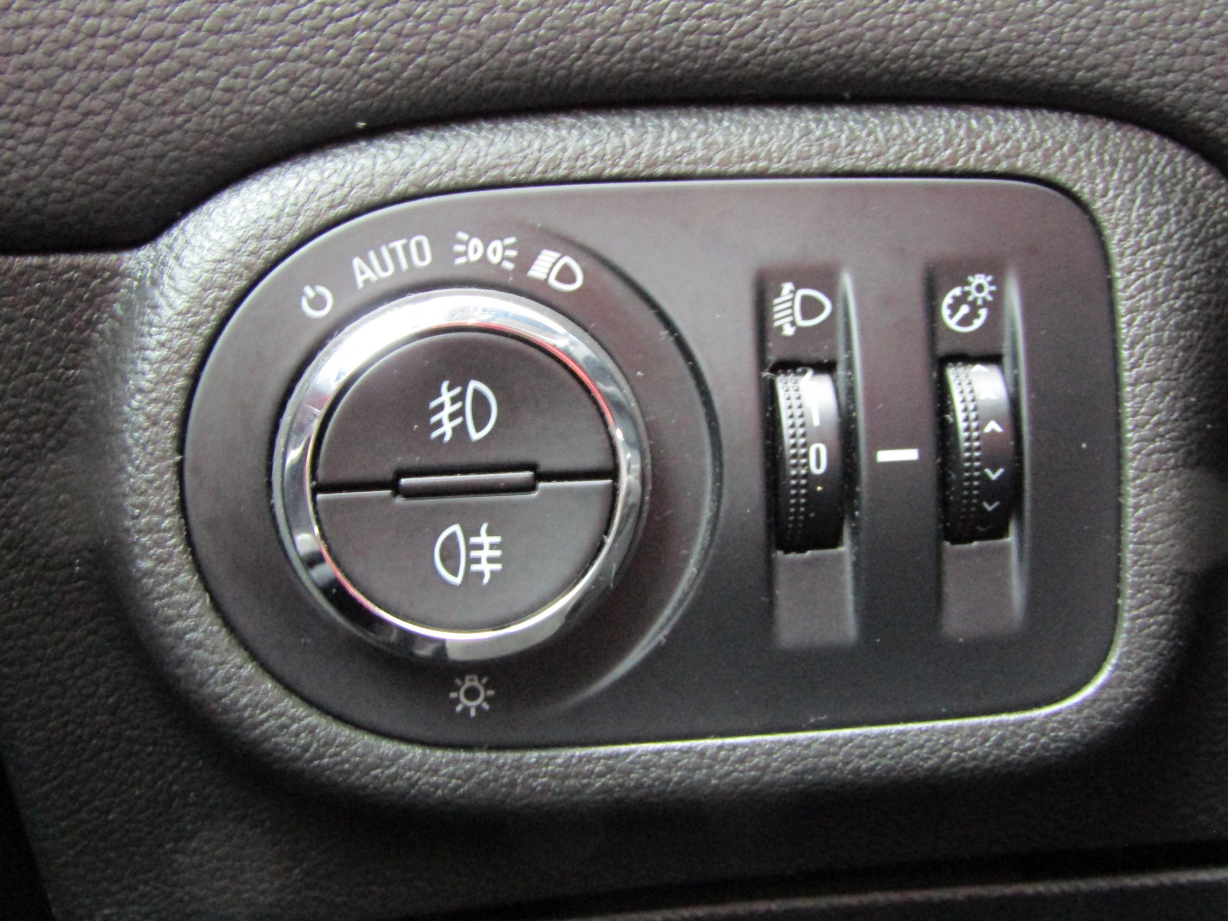 Opel Zafira, 2012 - pohled č. 15