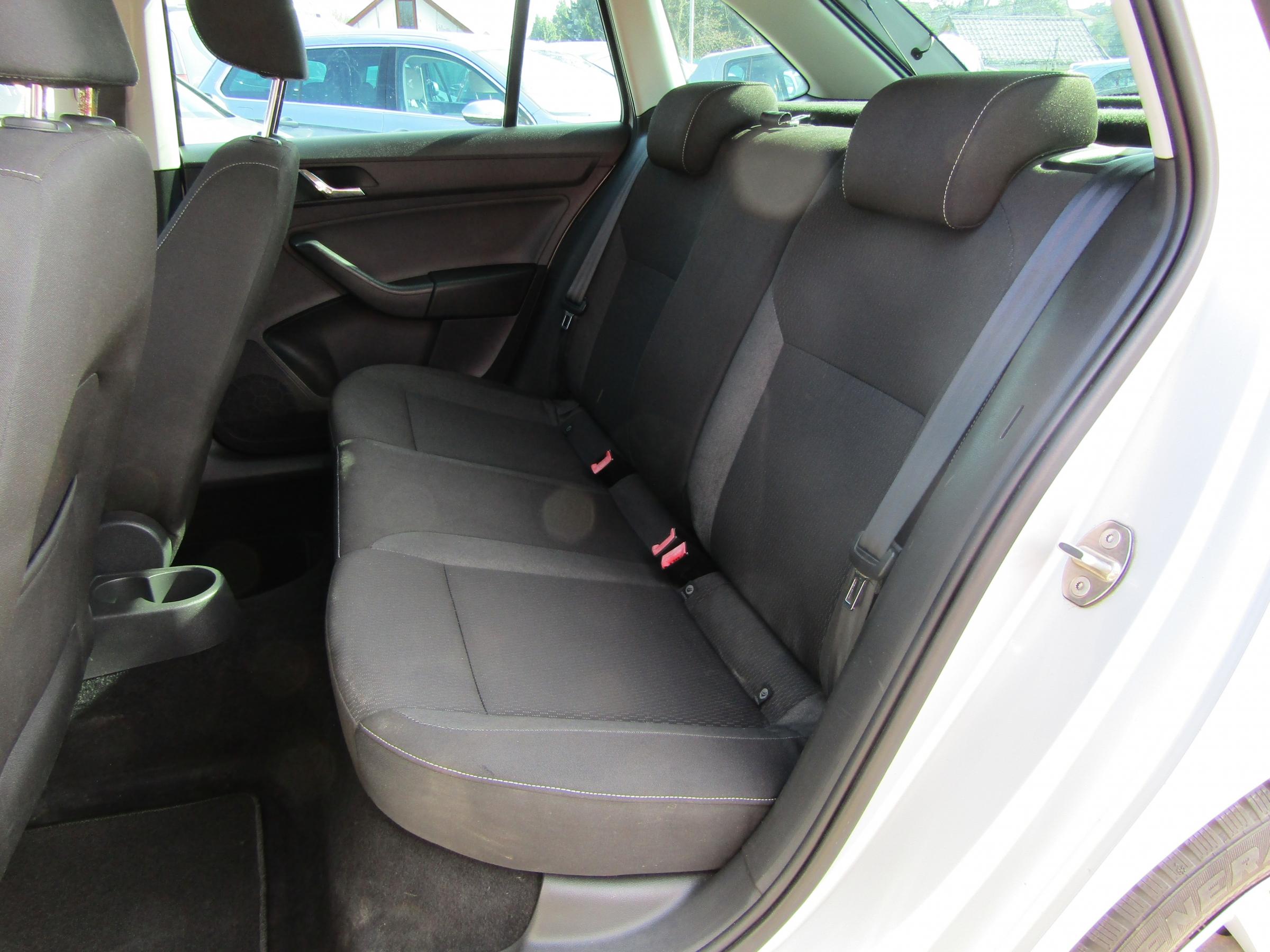 Škoda Rapid, 2015 - pohled č. 10