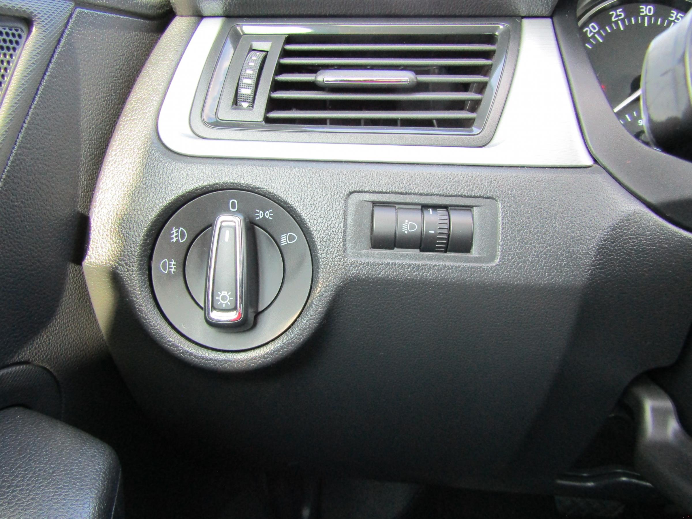 Škoda Rapid, 2015 - pohled č. 13