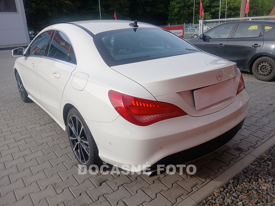 Mercedes-Benz CLA 1.6i 