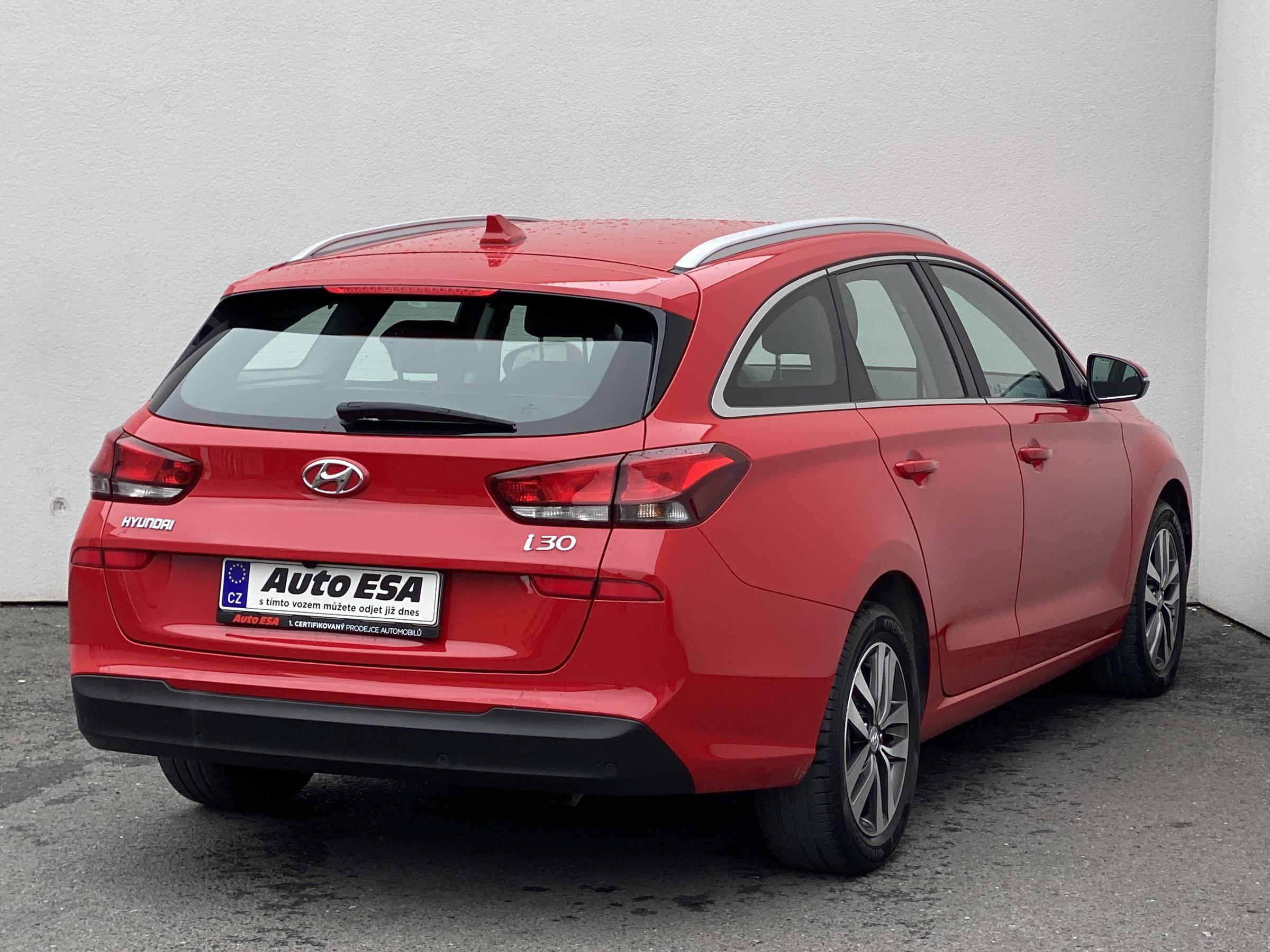 Hyundai i30, 2019 - pohled č. 4