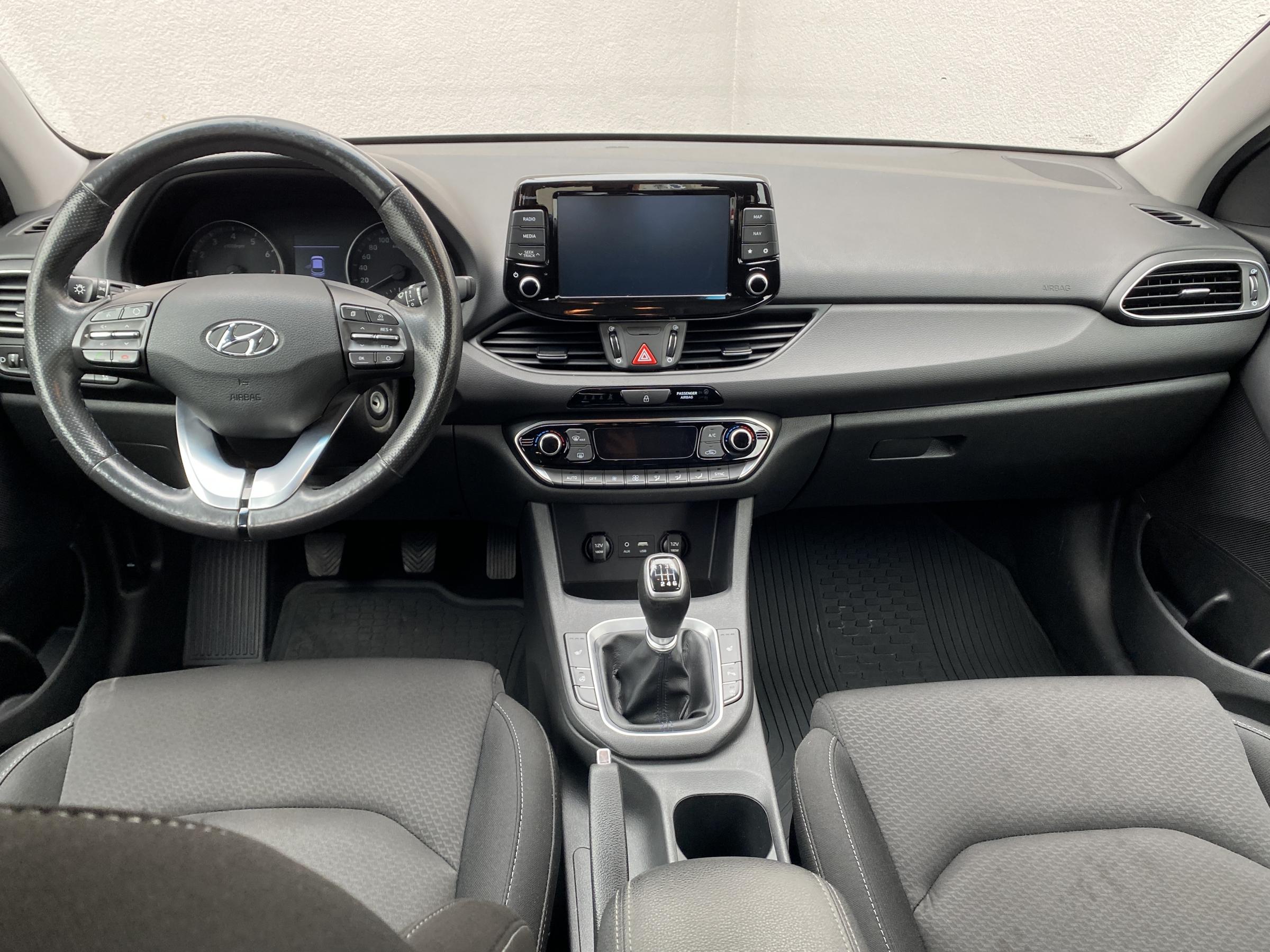 Hyundai i30, 2019 - pohled č. 8