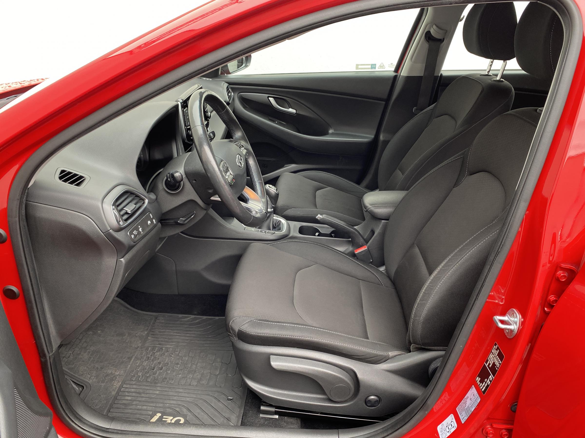 Hyundai i30, 2019 - pohled č. 9