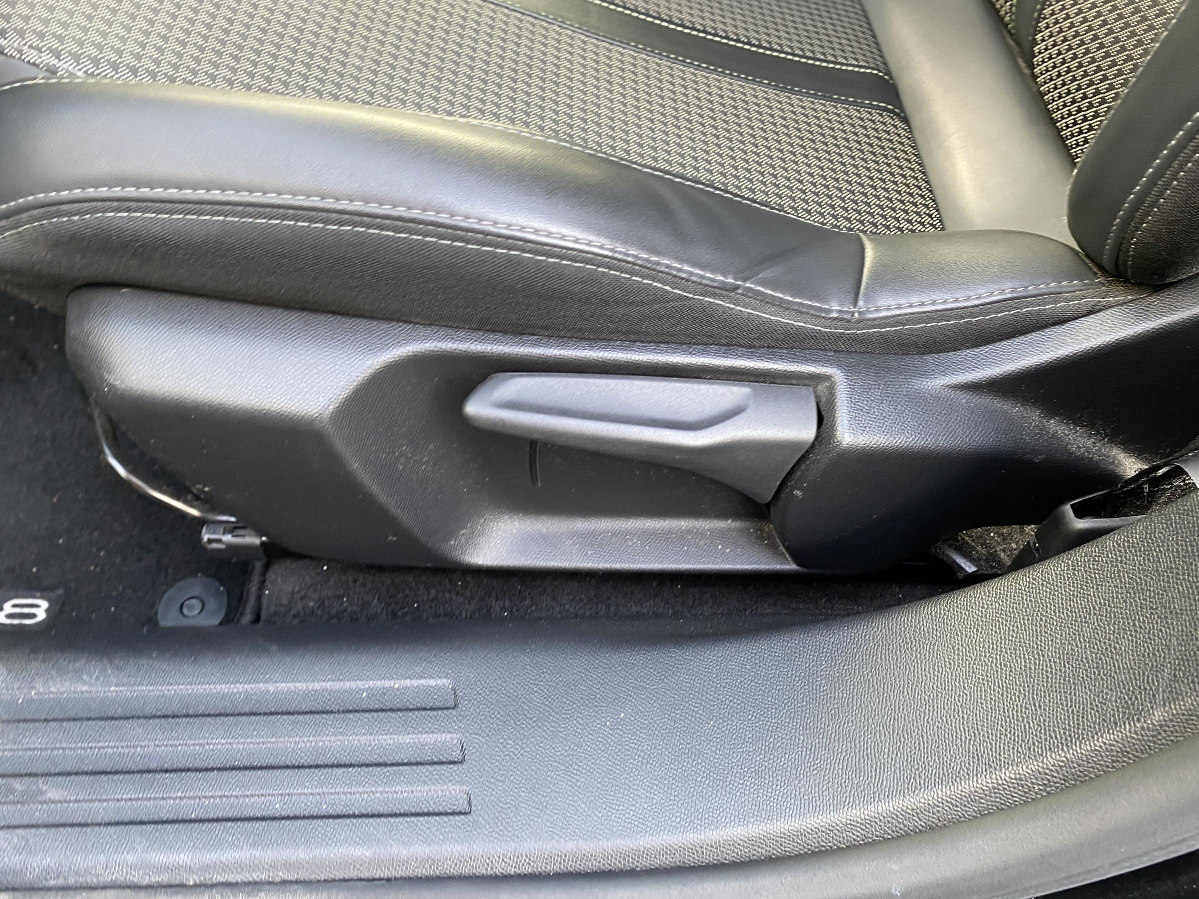 Peugeot 2008, 2020 - pohled č. 14