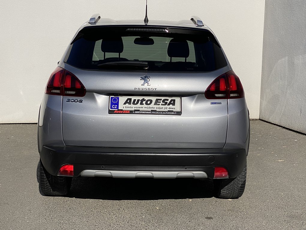 Peugeot 2008 1.2 PT Crossway
