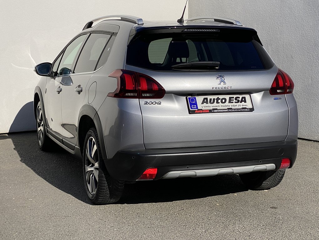 Peugeot 2008 1.2 PT Crossway