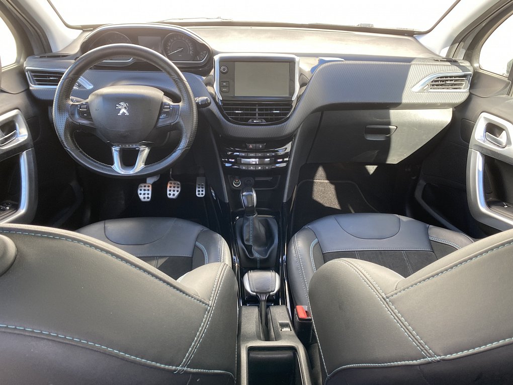 Peugeot 2008 1.2 PT Crossway