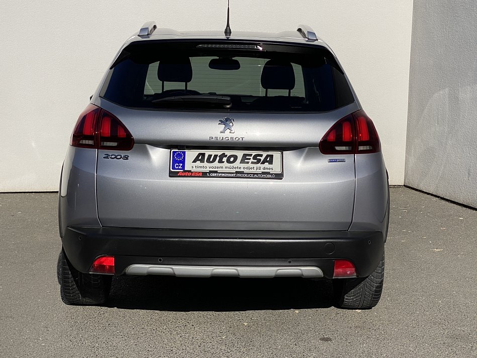 Peugeot 2008 1.2 PT Crossway
