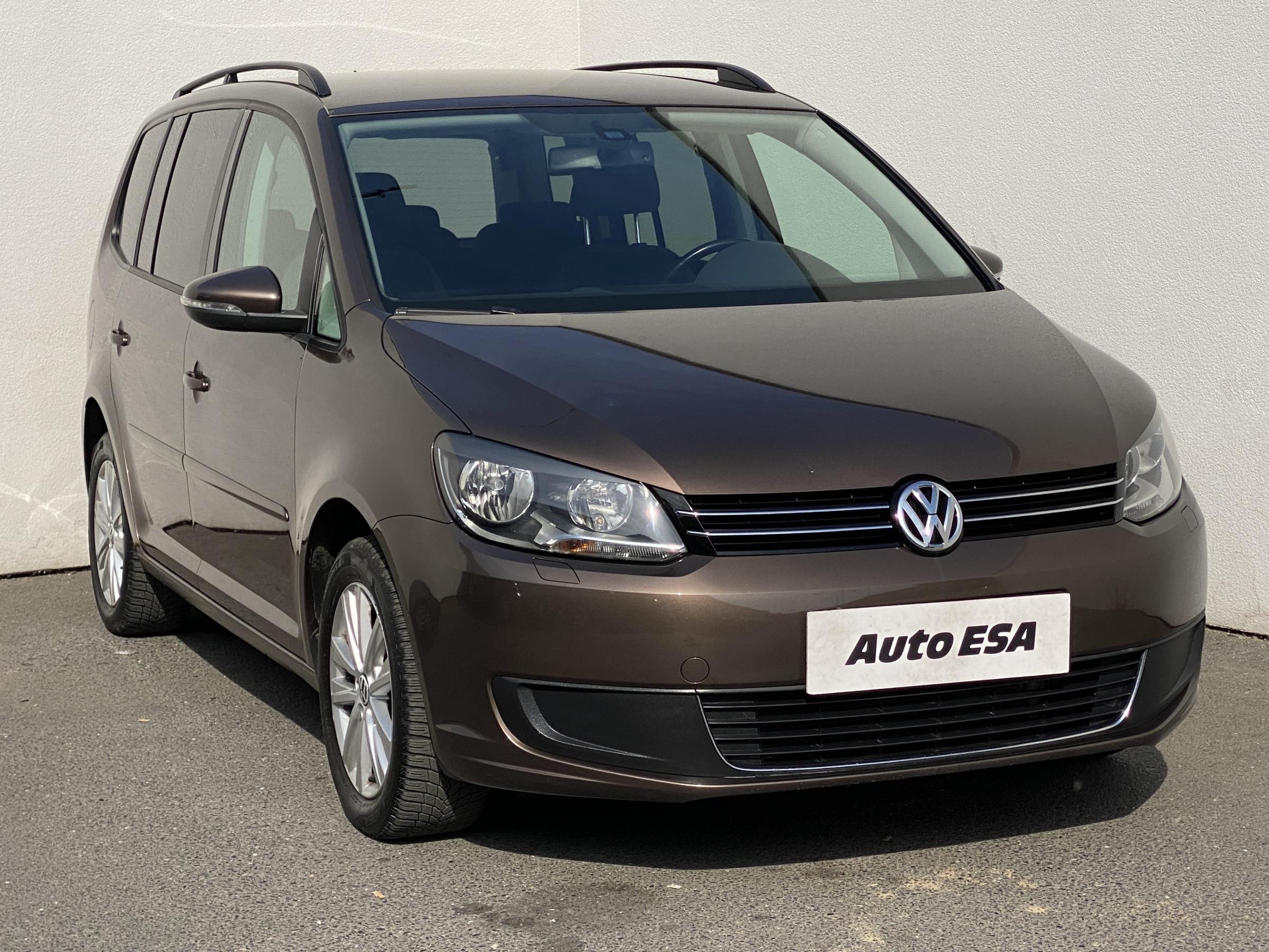 Volkswagen Touran, 2012 - celkový pohled