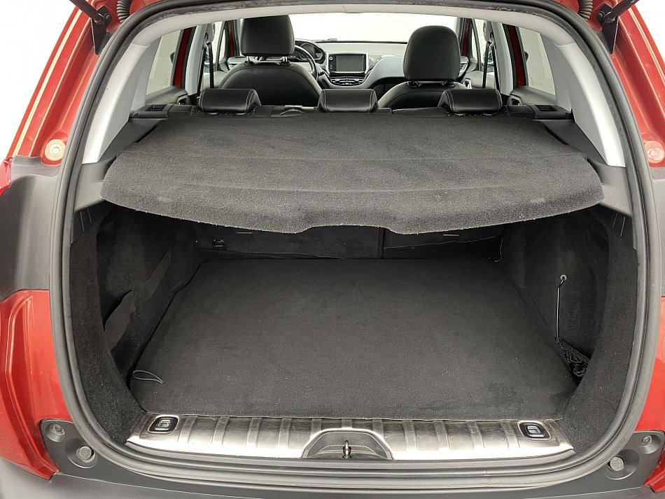 Peugeot 2008 1.6 HDi Féline Titane