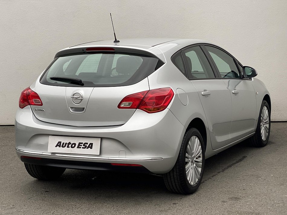 Opel Astra 1.6 i Active
