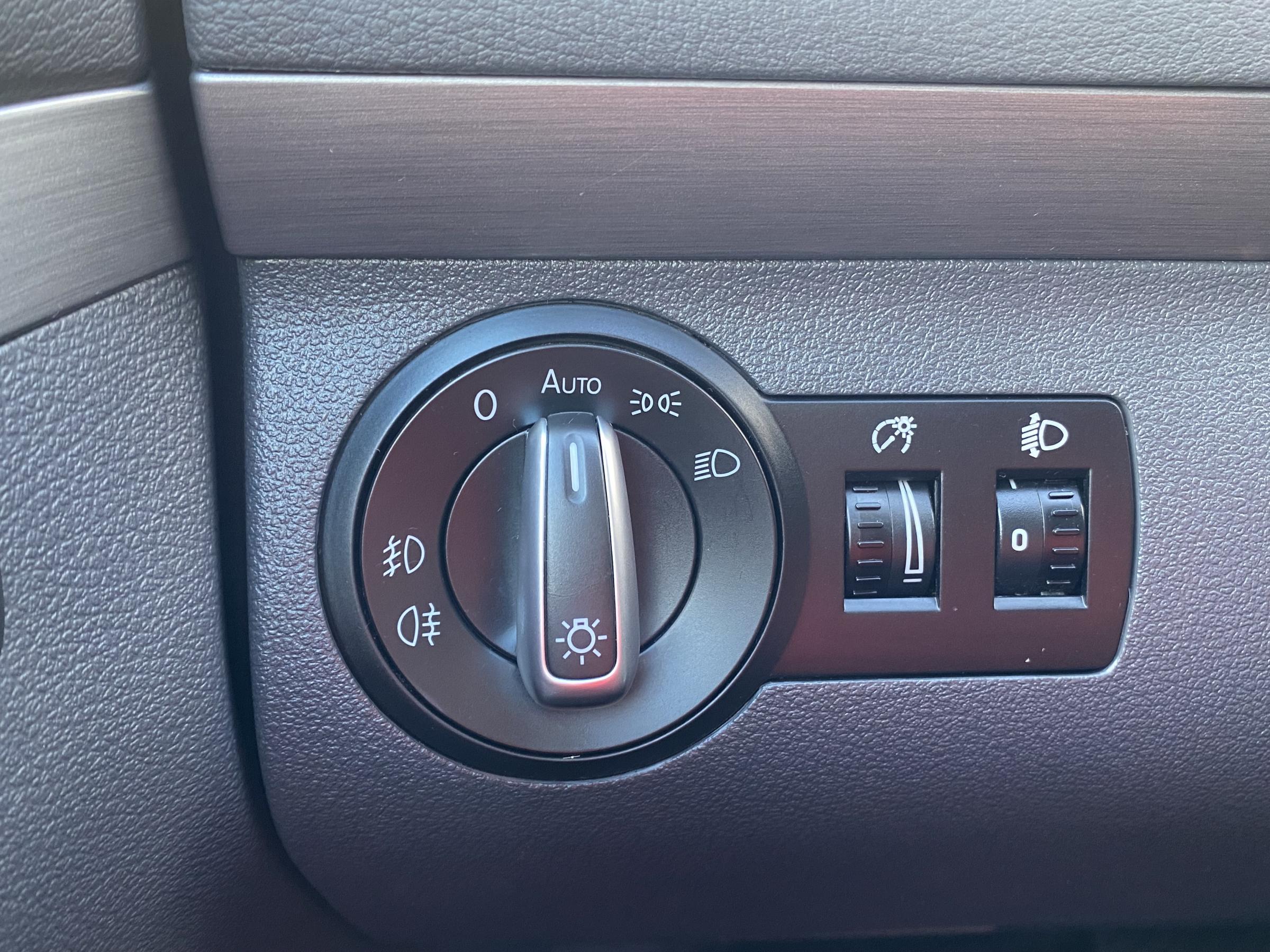 Volkswagen Touran, 2010 - pohled č. 12