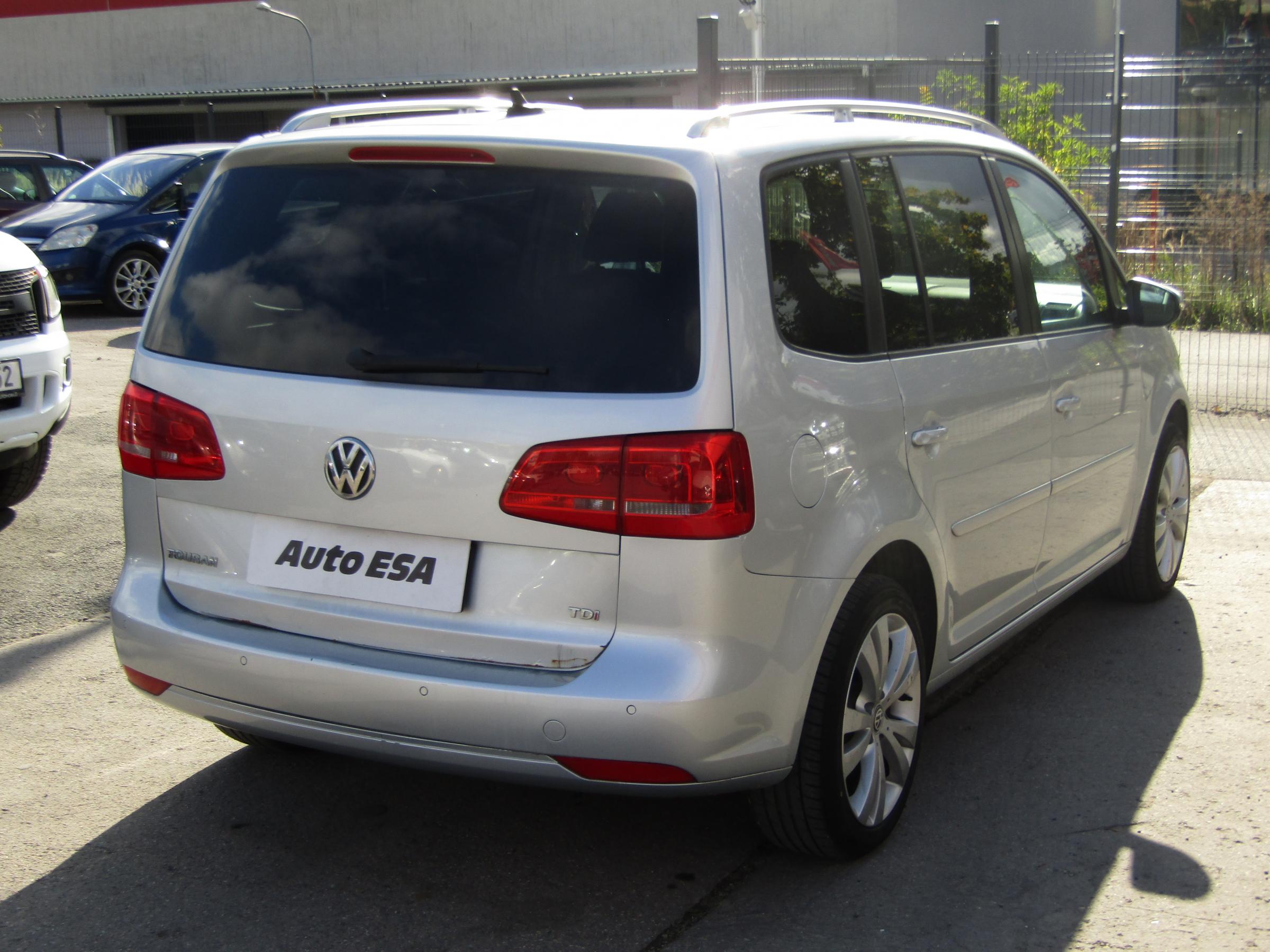 Volkswagen Touran, 2010 - pohled č. 4