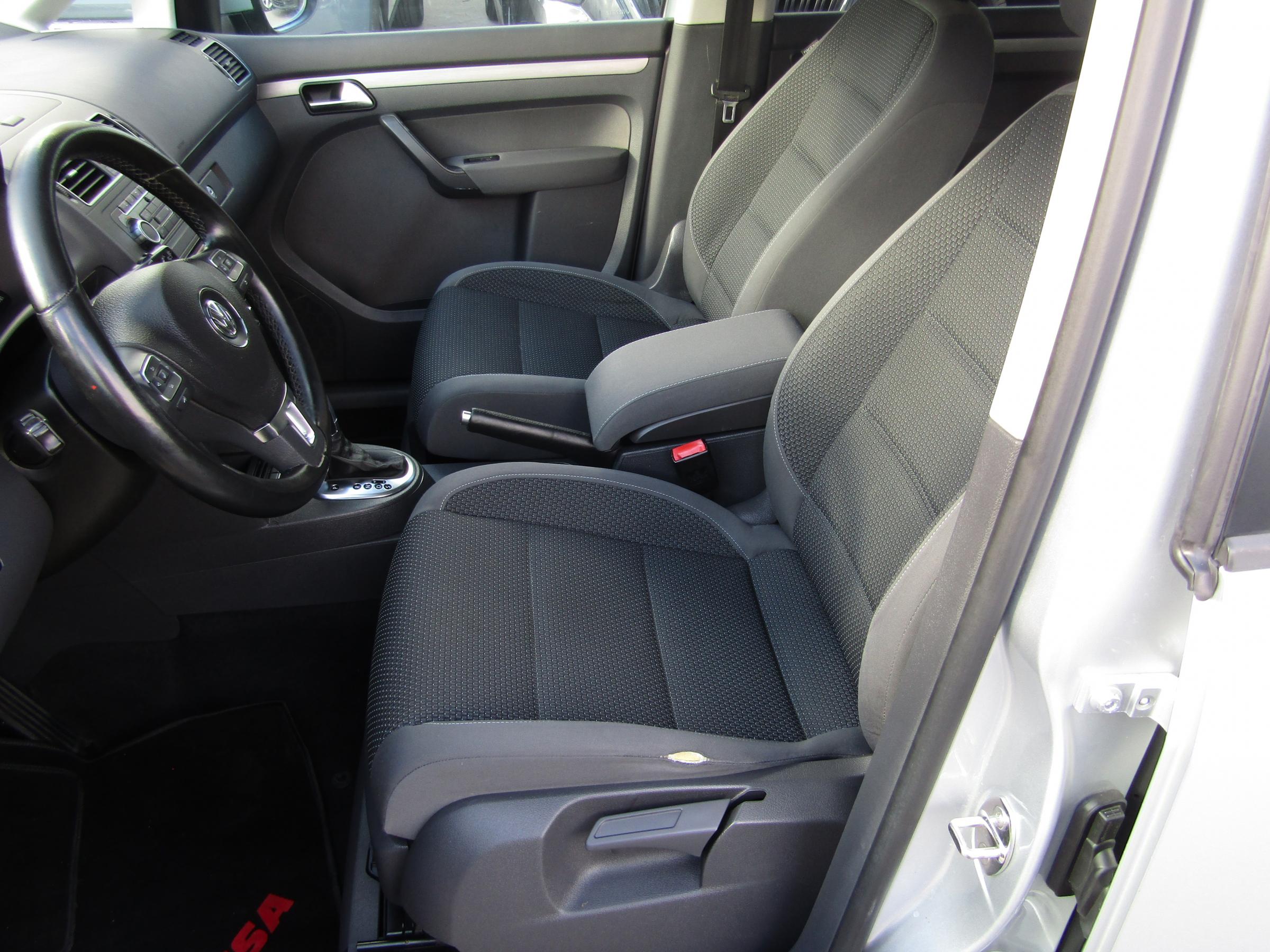 Volkswagen Touran, 2010 - pohled č. 9