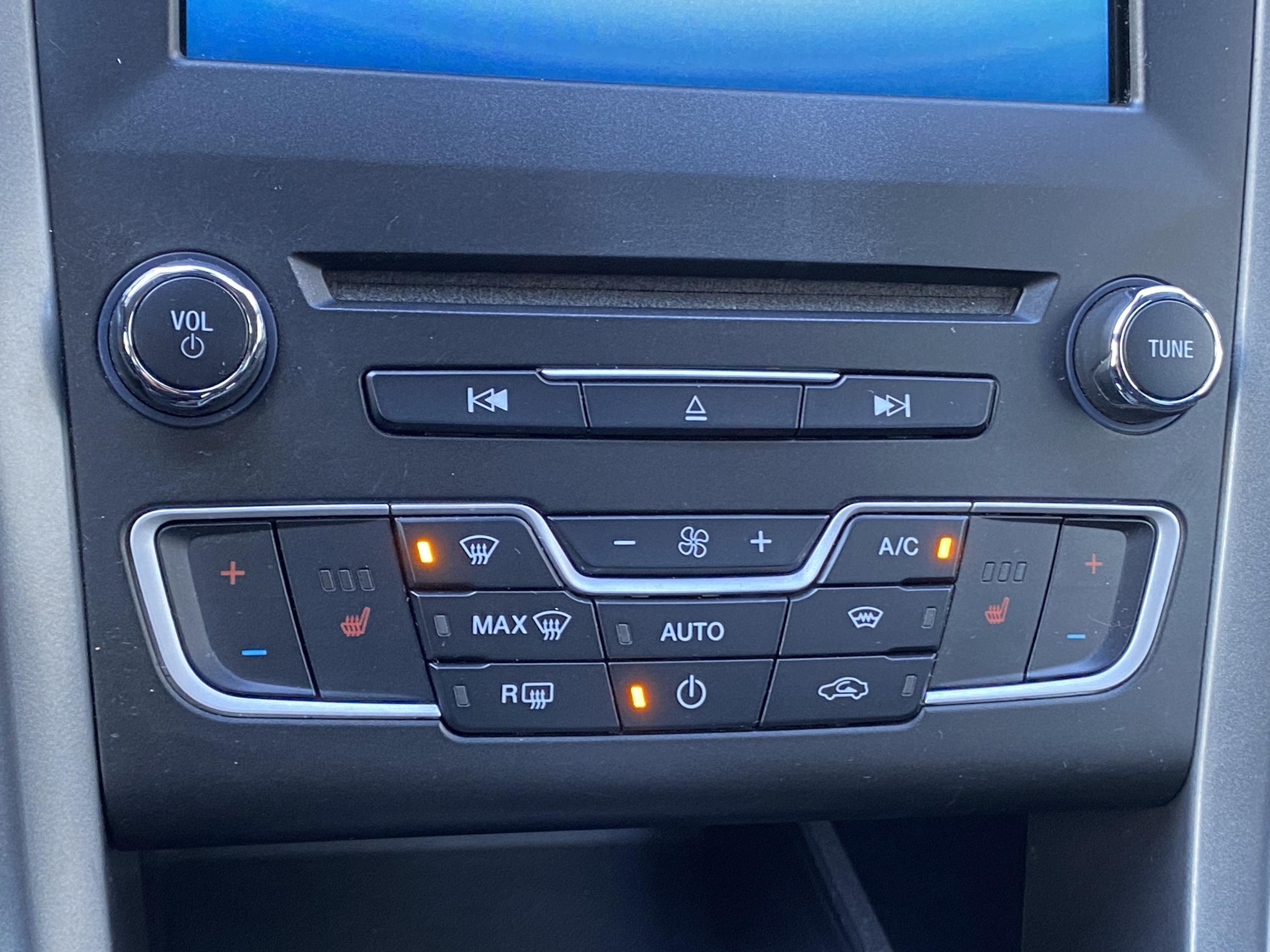 Ford Mondeo, 2015 - pohled č. 16