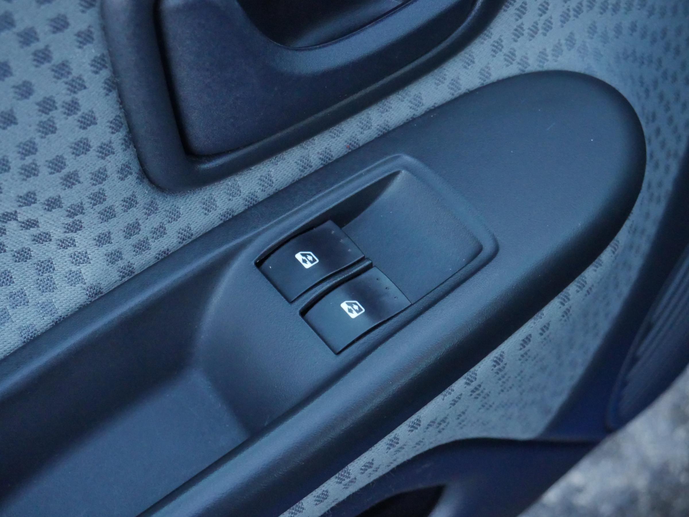 Renault Clio, 2006 - pohled č. 13