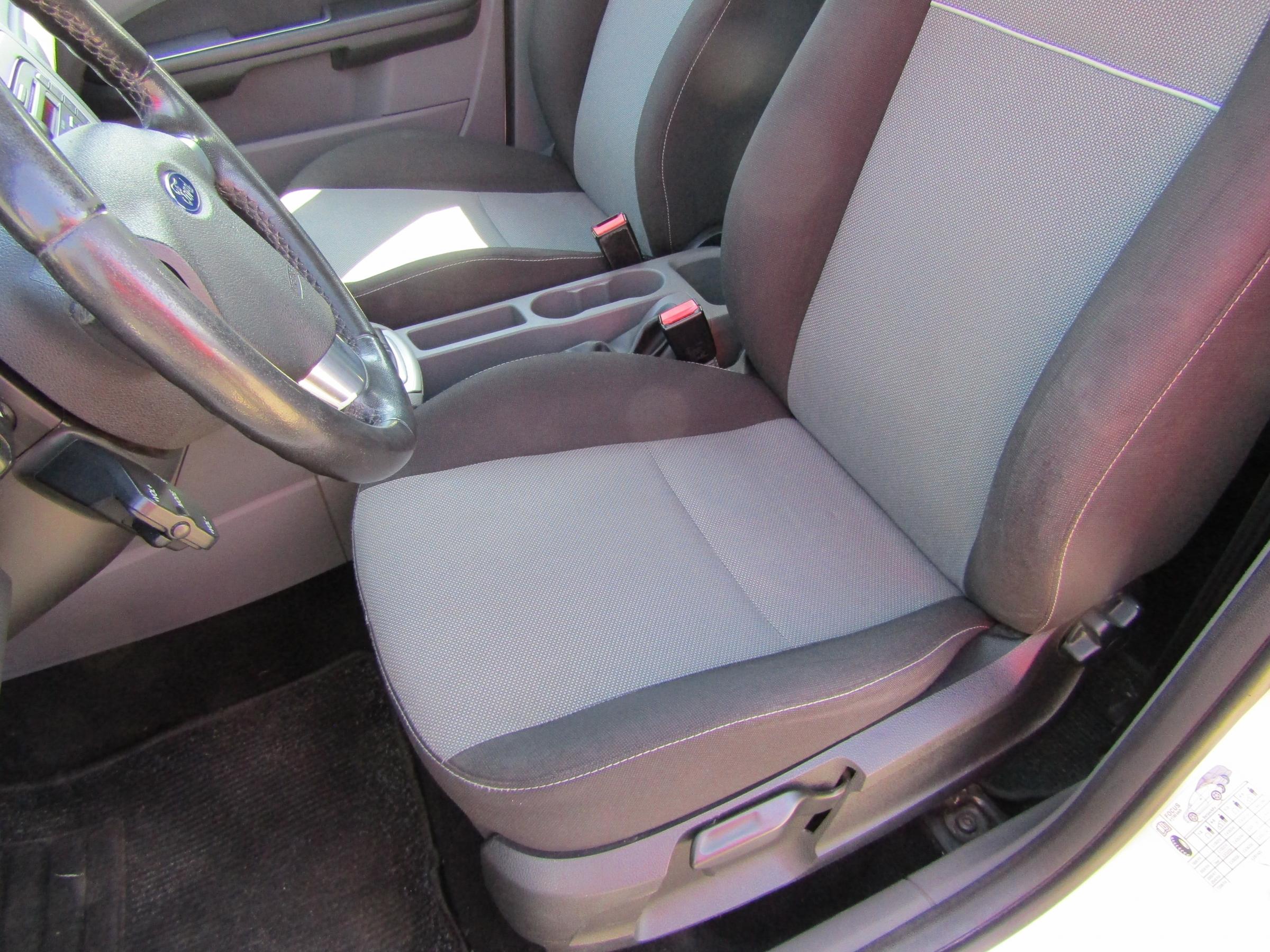 Ford Focus, 2010 - pohled č. 9