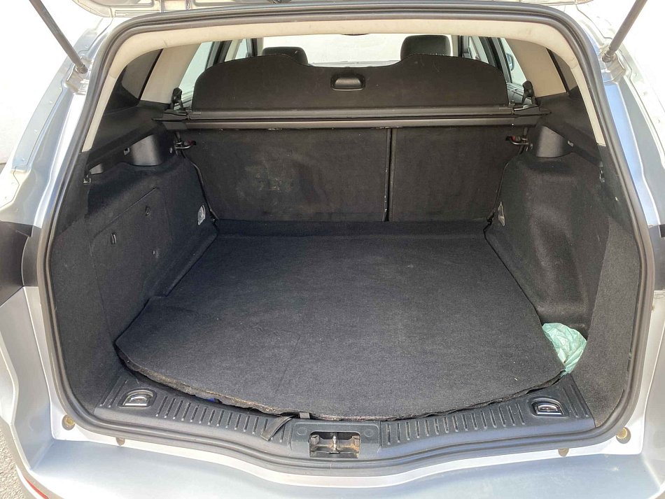Ford Mondeo 2.0 i Ghia