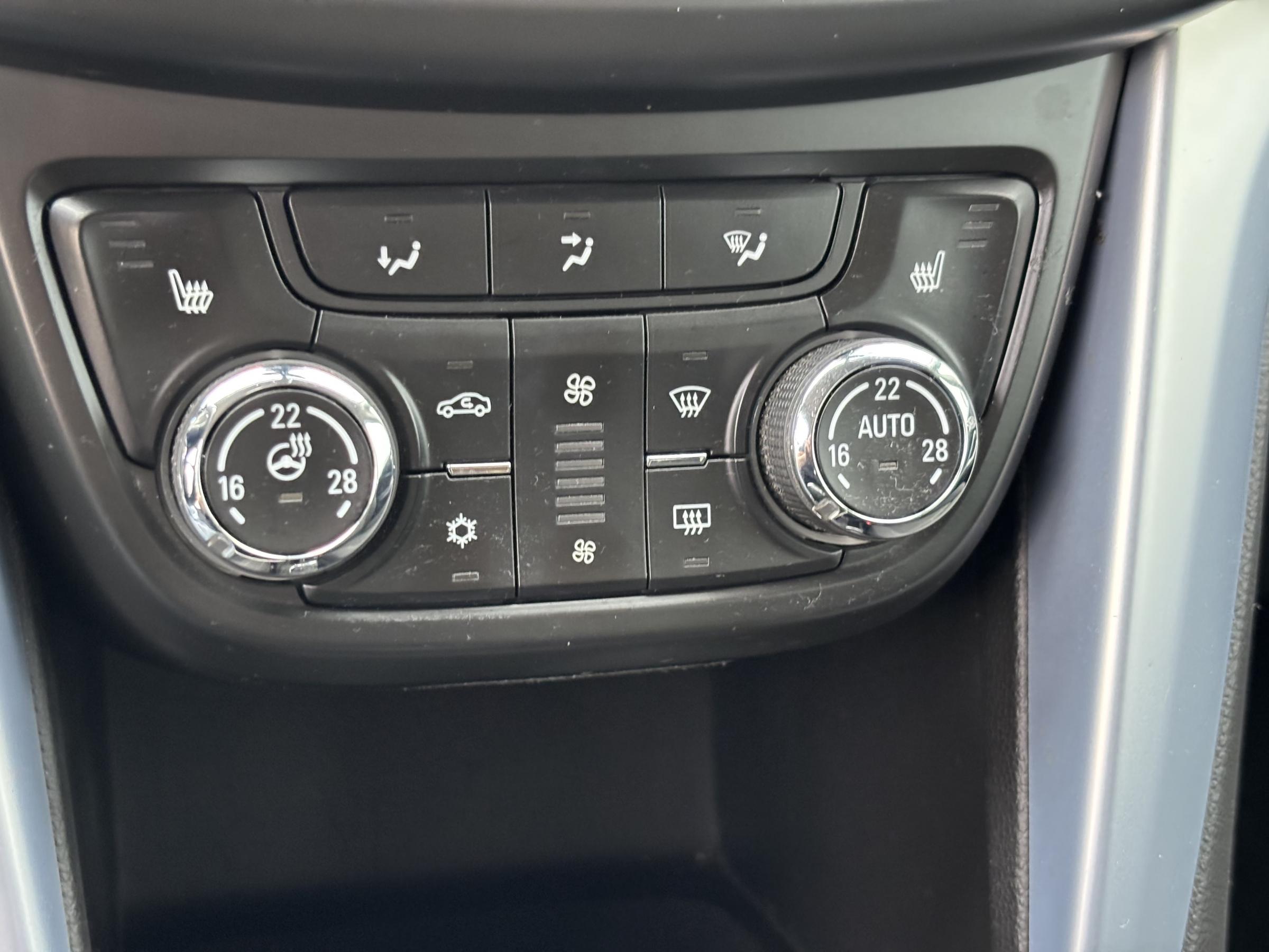 Opel Zafira, 2014 - pohled č. 16