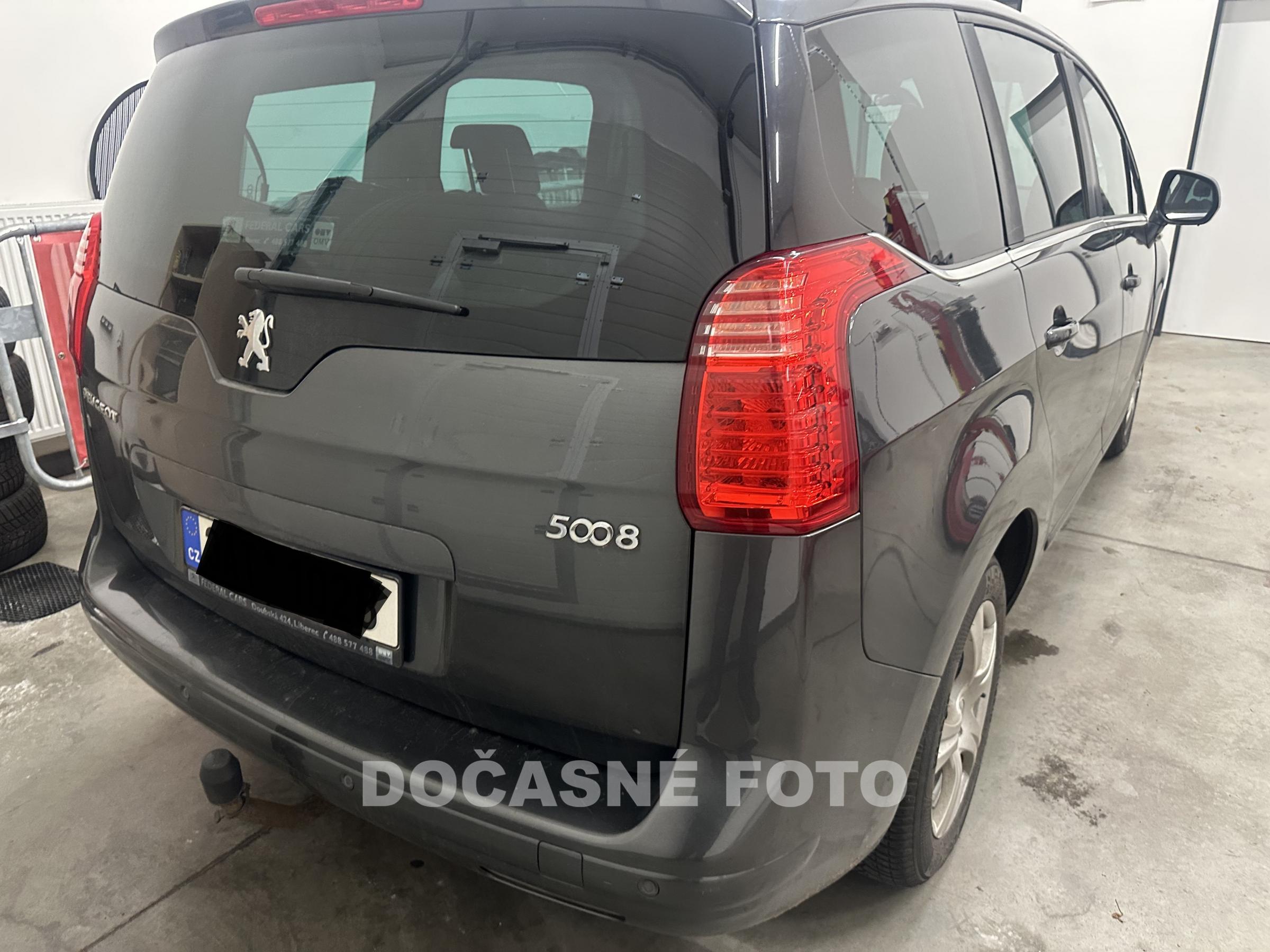 Peugeot 5008, 2013 - pohled č. 2