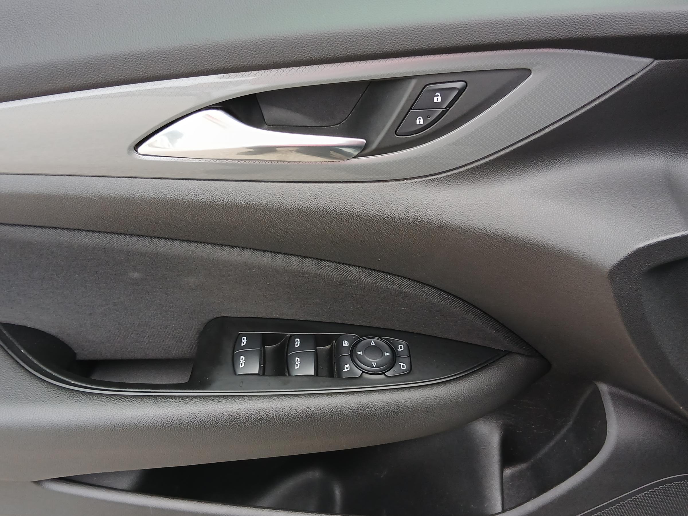 Opel Insignia, 2018 - pohled č. 11