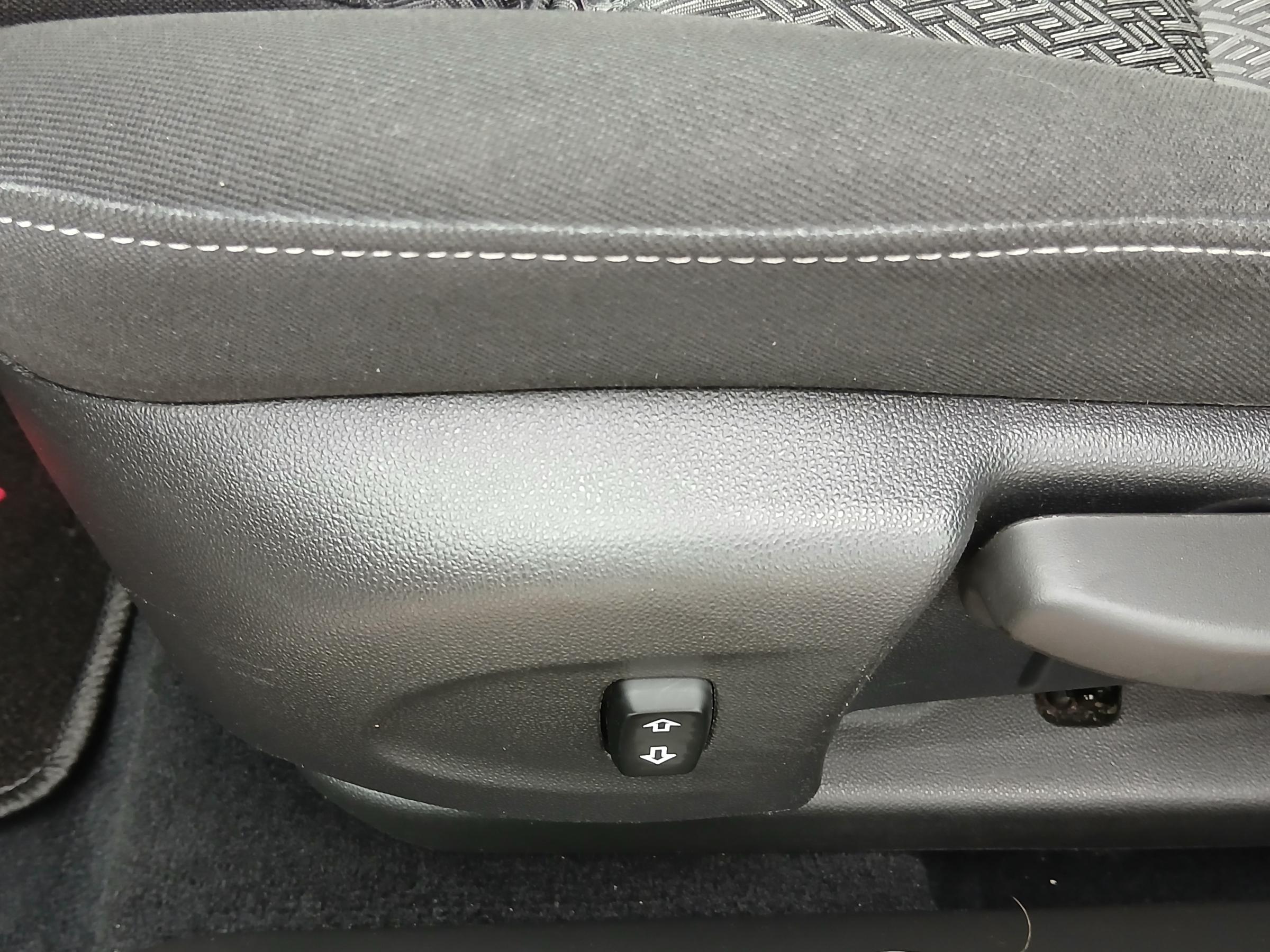 Opel Insignia, 2018 - pohled č. 12