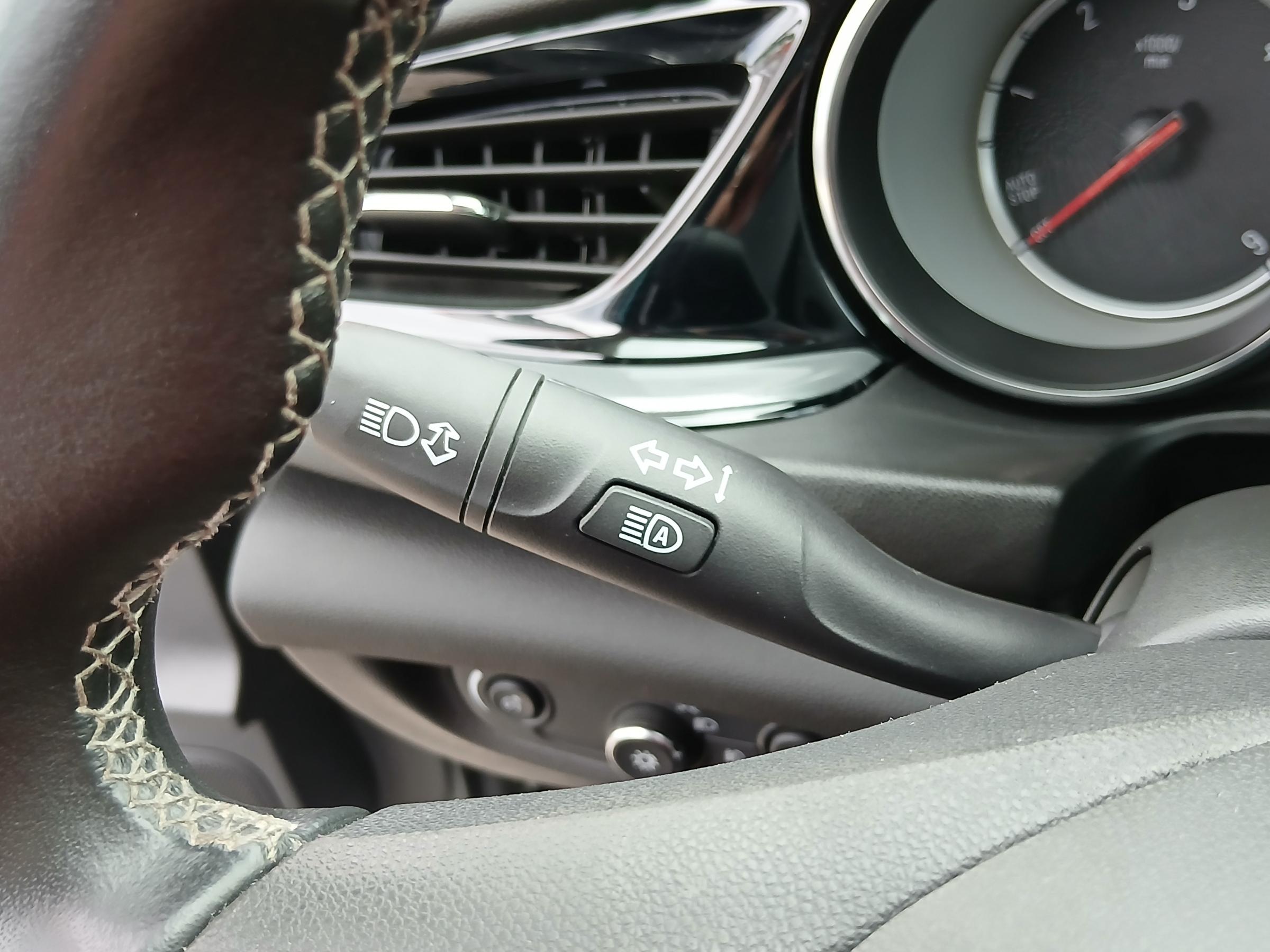 Opel Insignia, 2018 - pohled č. 14