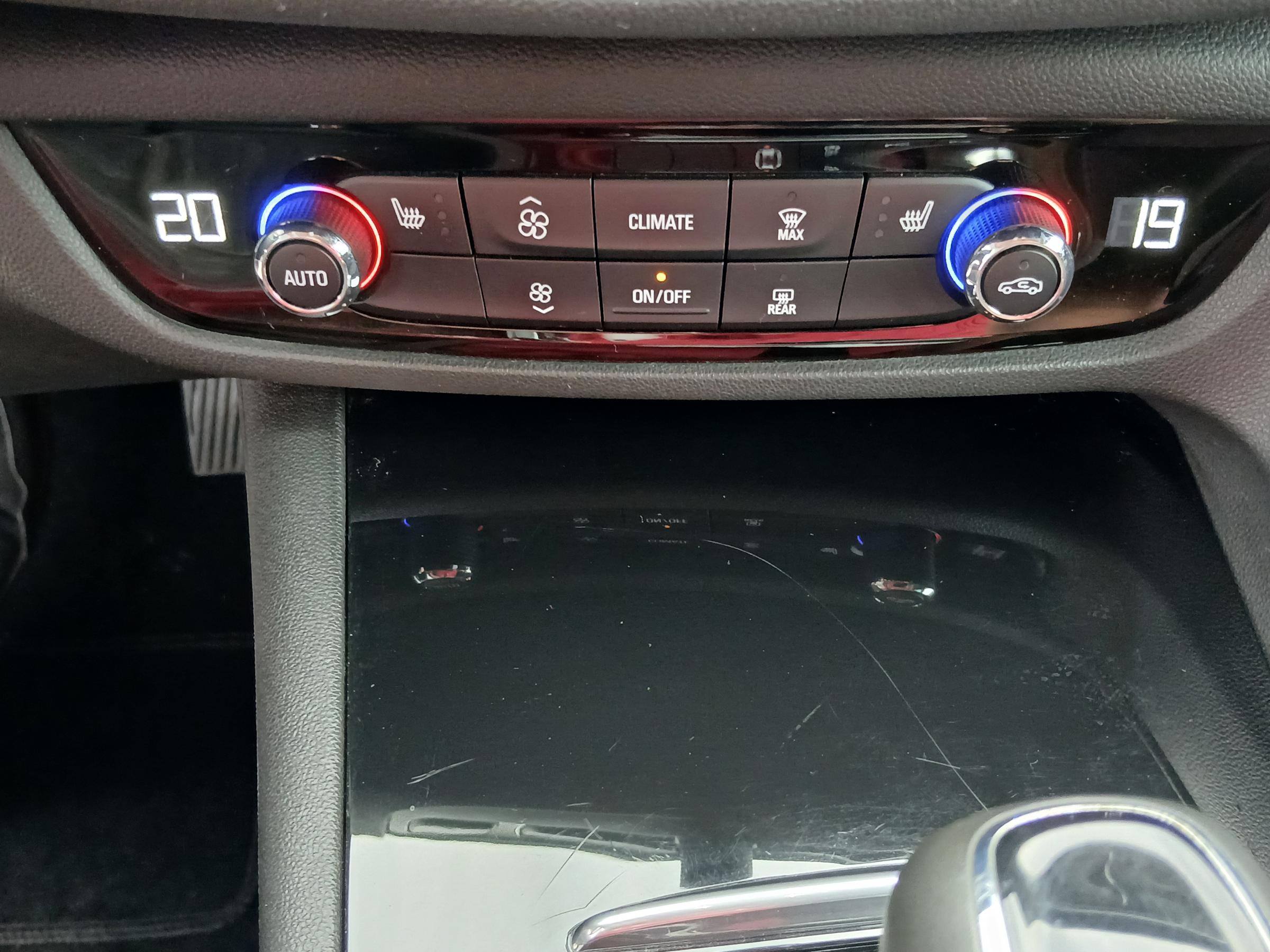 Opel Insignia, 2018 - pohled č. 20