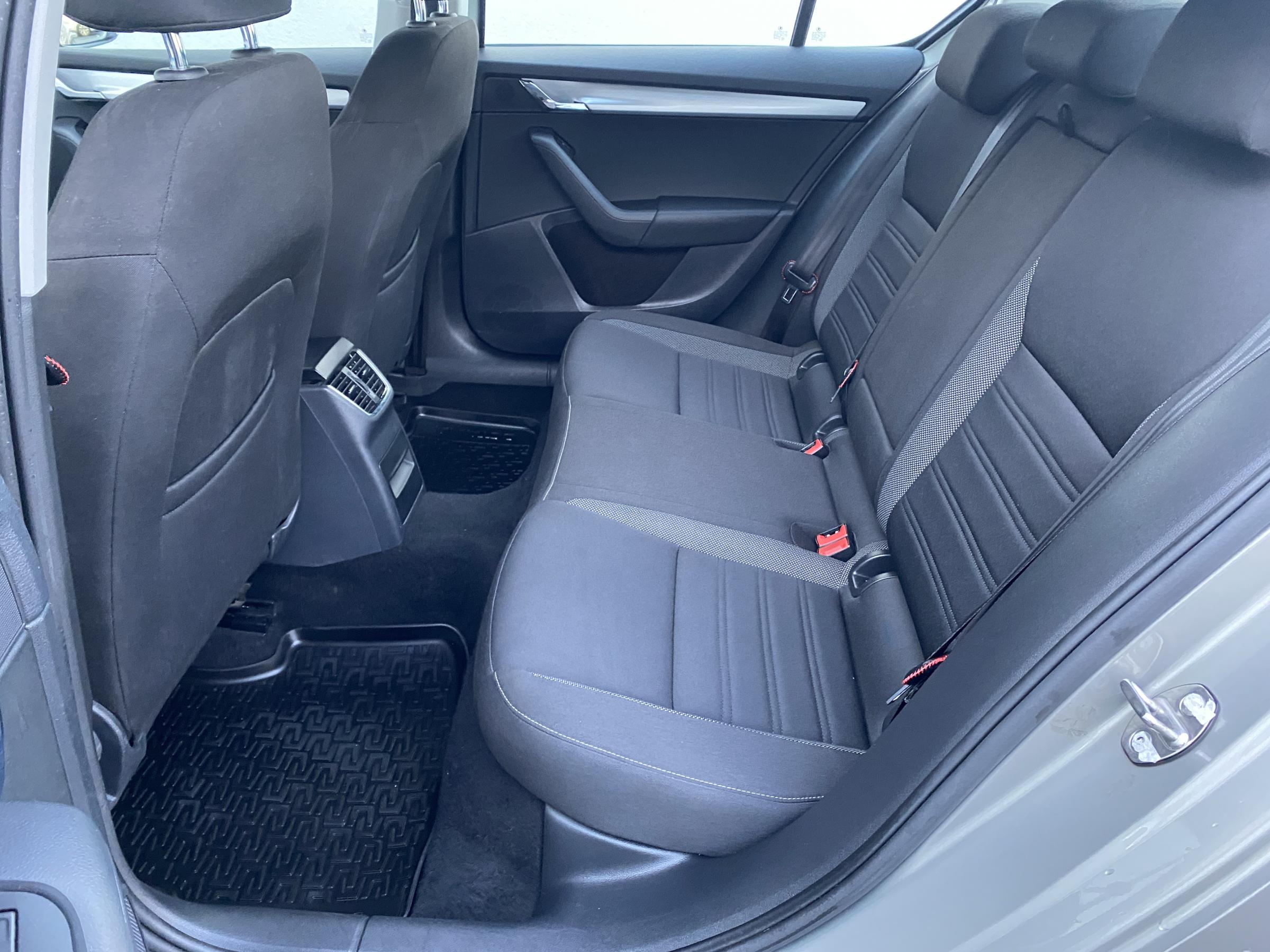 Škoda Octavia III, 2018 - pohled č. 11