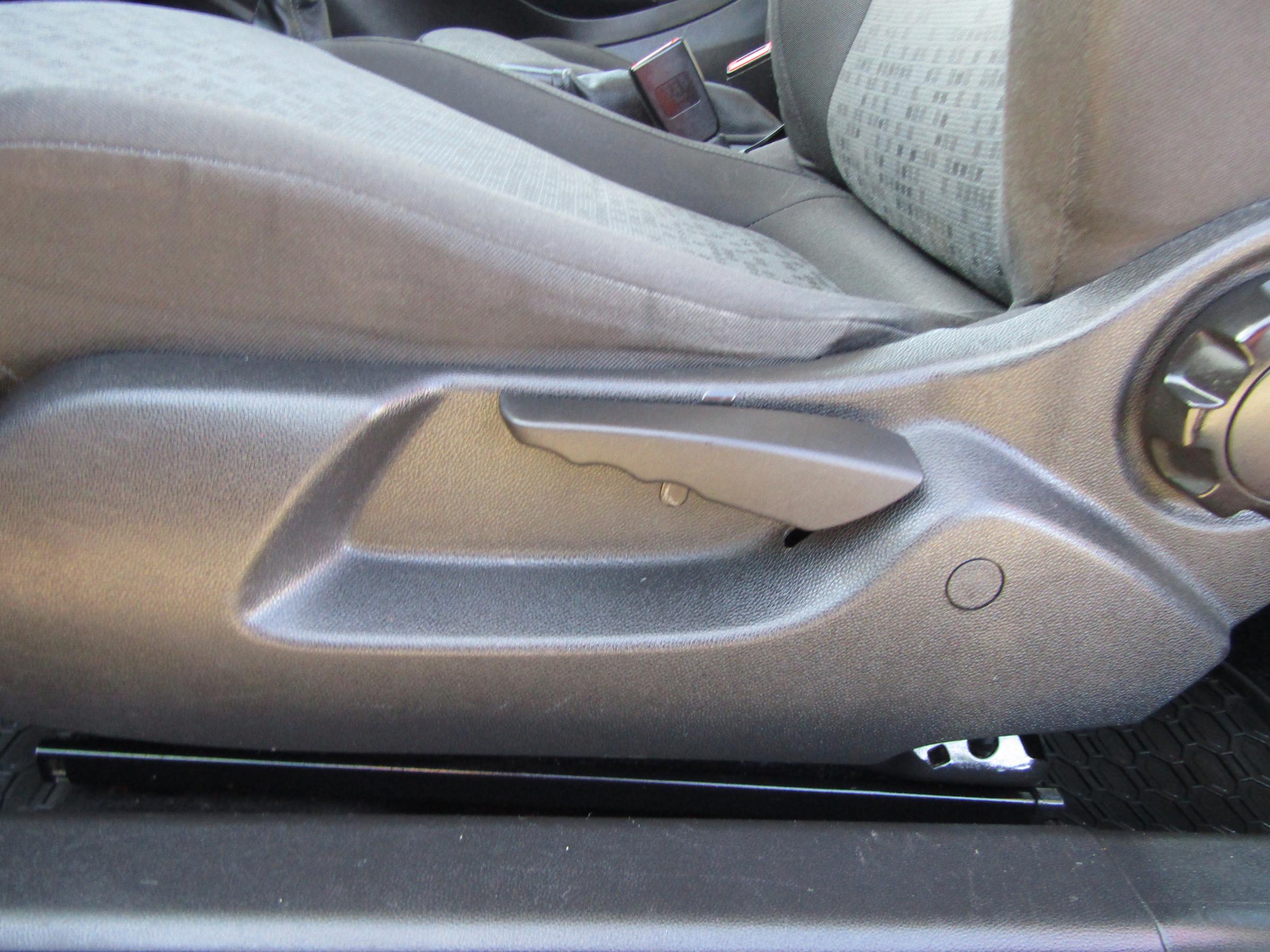 Opel Adam, 2016 - pohled č. 11