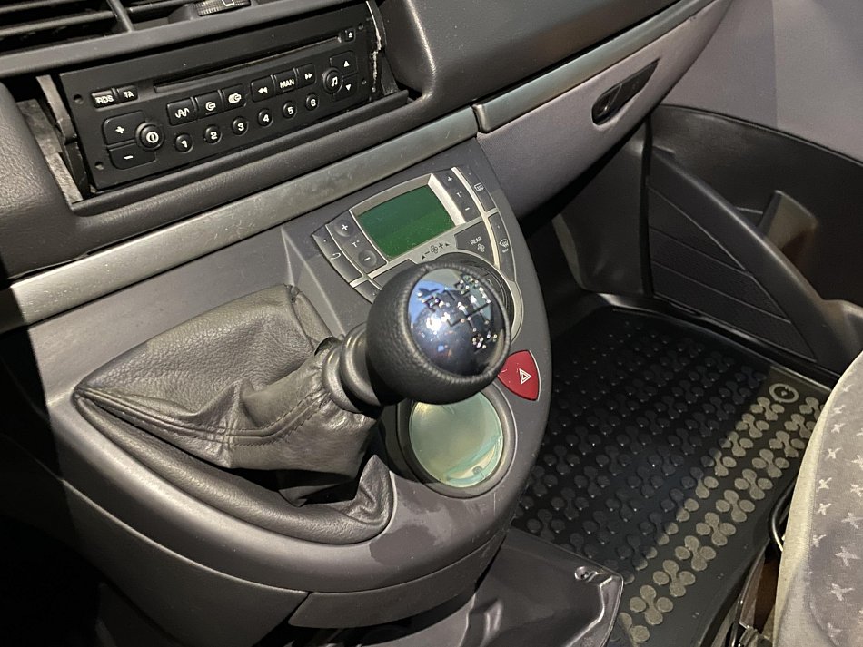 Peugeot 807 2.2i  7míst