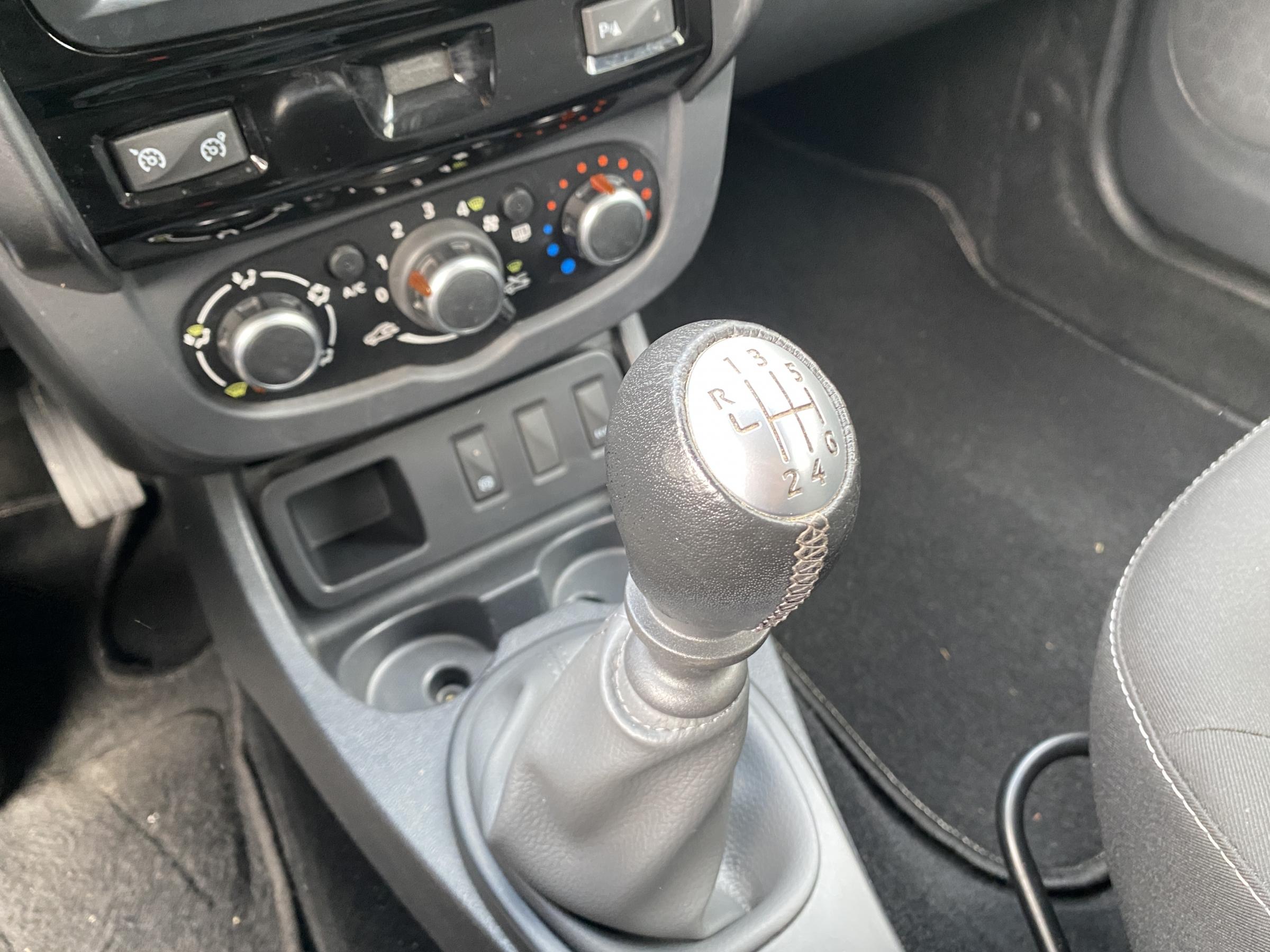 Dacia Duster, 2017 - pohled č. 15