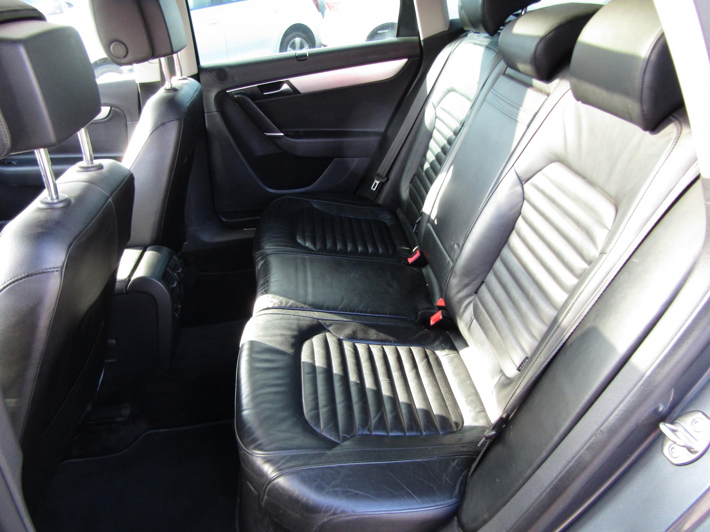 Volkswagen Passat, 2012 - pohled č. 10