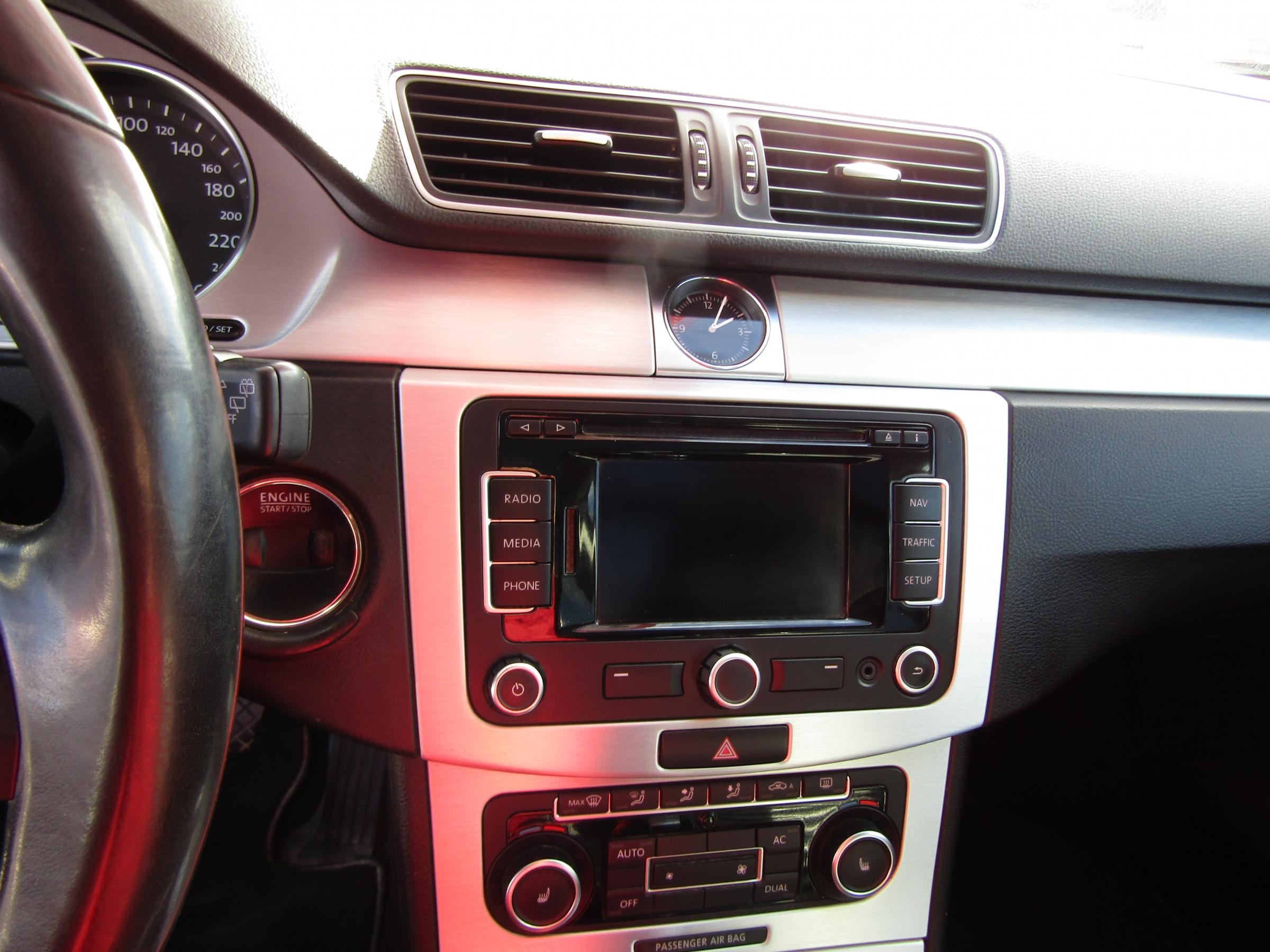 Volkswagen Passat, 2012 - pohled č. 15