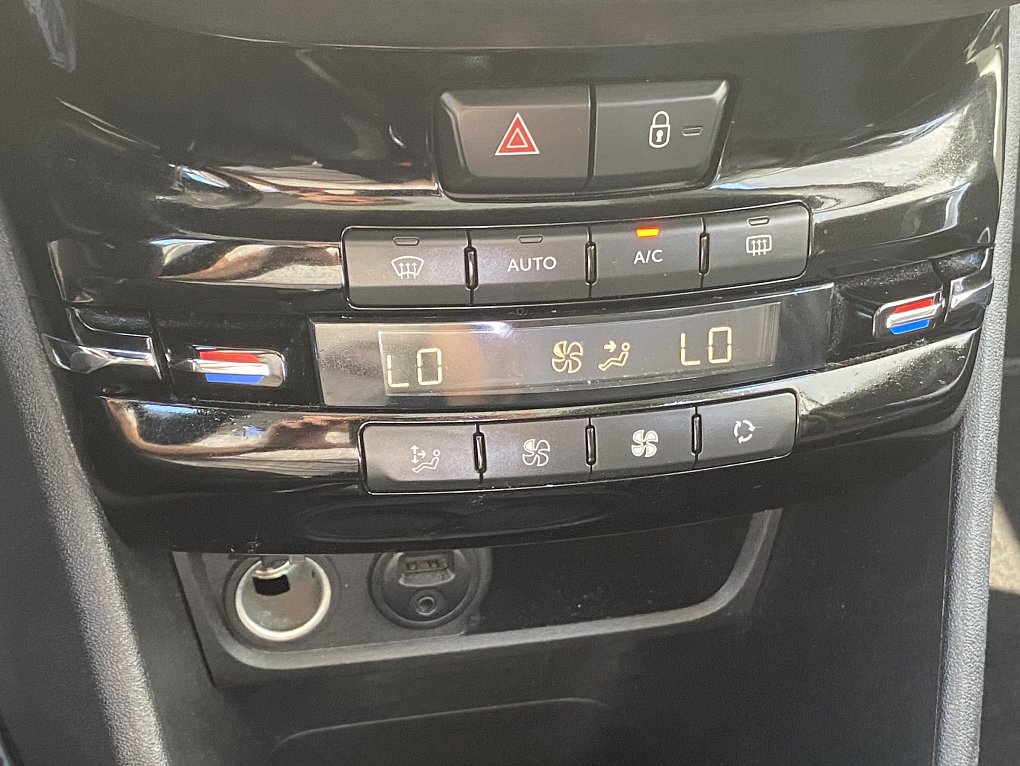 Peugeot 2008 1.2 PT Crossway