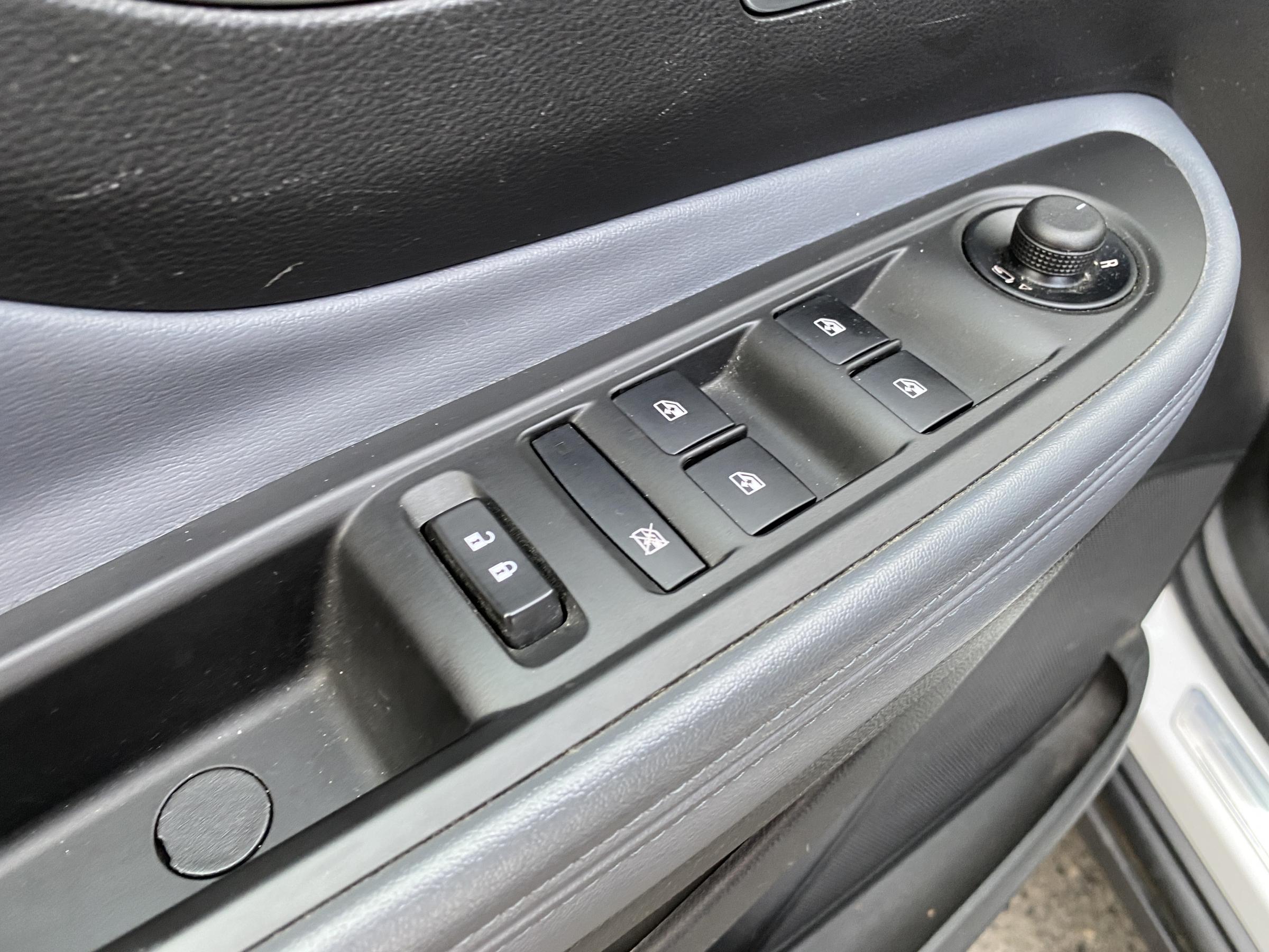 Opel Mokka, 2014 - pohled č. 13