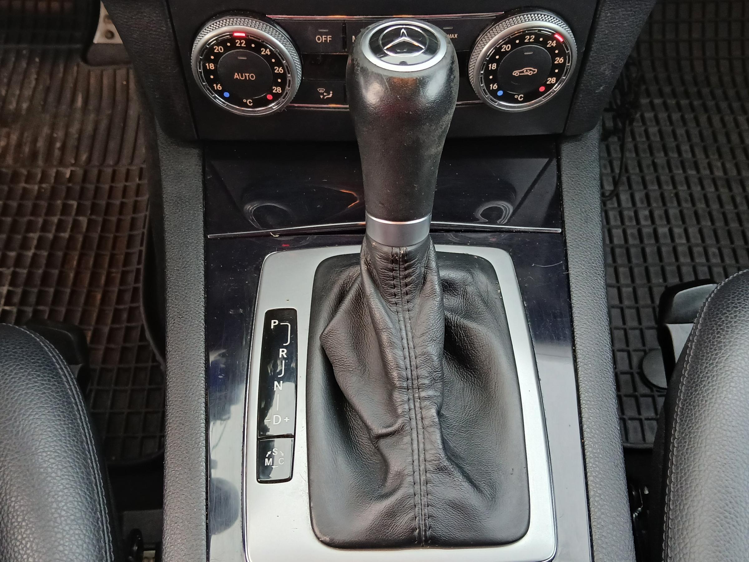 Mercedes-Benz GLK, 2009 - pohled č. 20