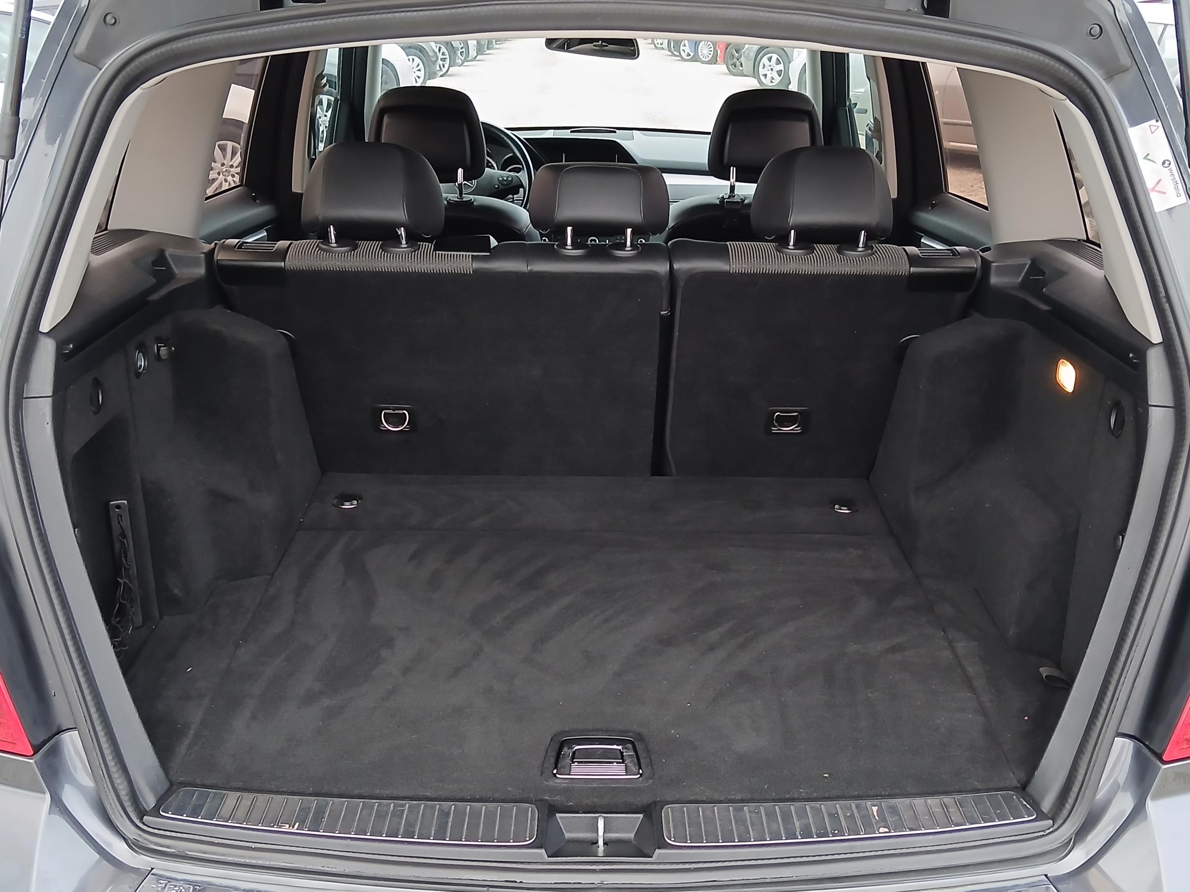 Mercedes-Benz GLK, 2009 - pohled č. 7