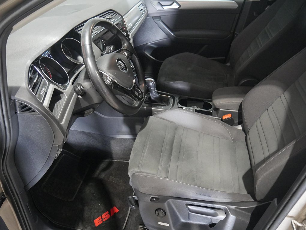 Volkswagen Touran 1.5TSi Highline