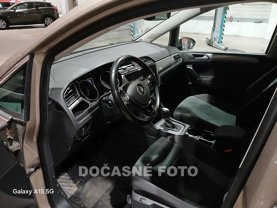 Volkswagen Touran 1.5 TSI 