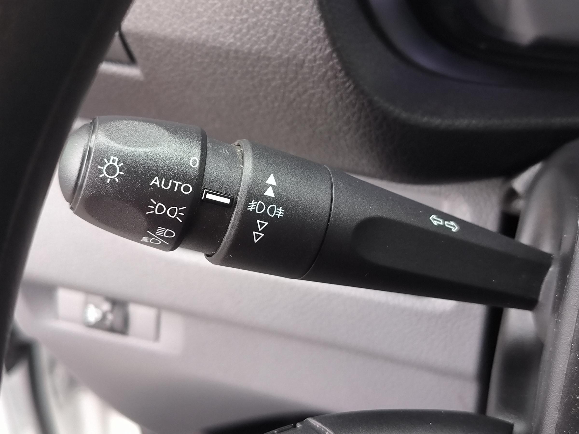 Opel Vivaro, 2021 - pohled č. 17