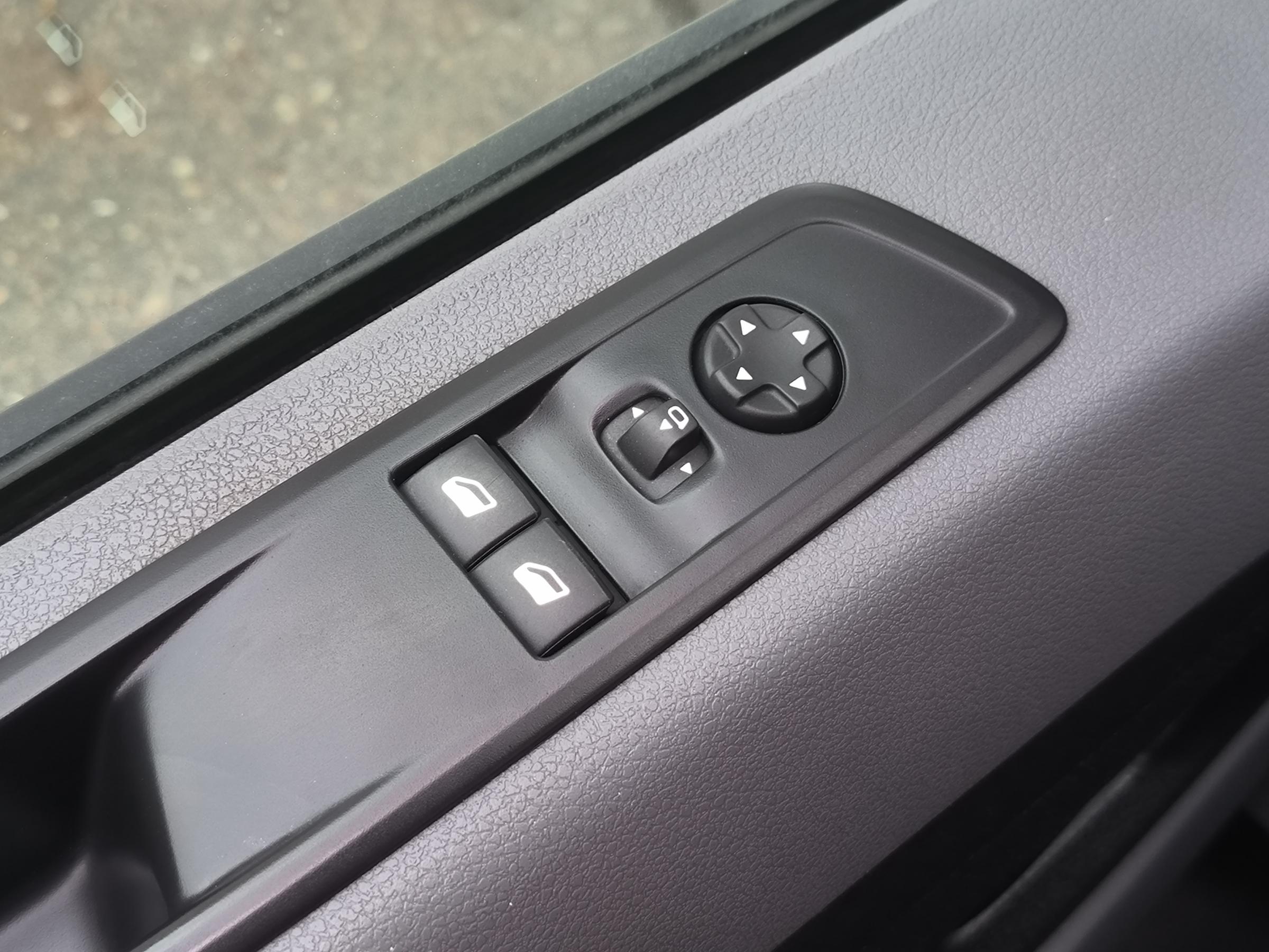 Opel Vivaro, 2021 - pohled č. 19